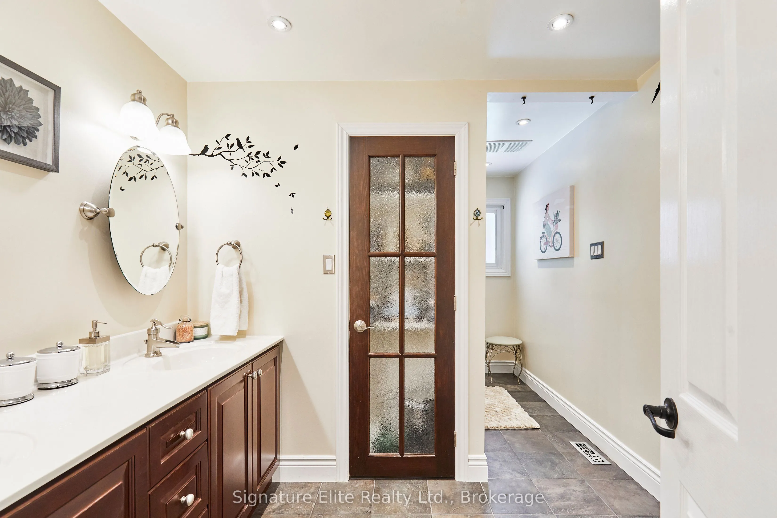 121 Meadow Crescent