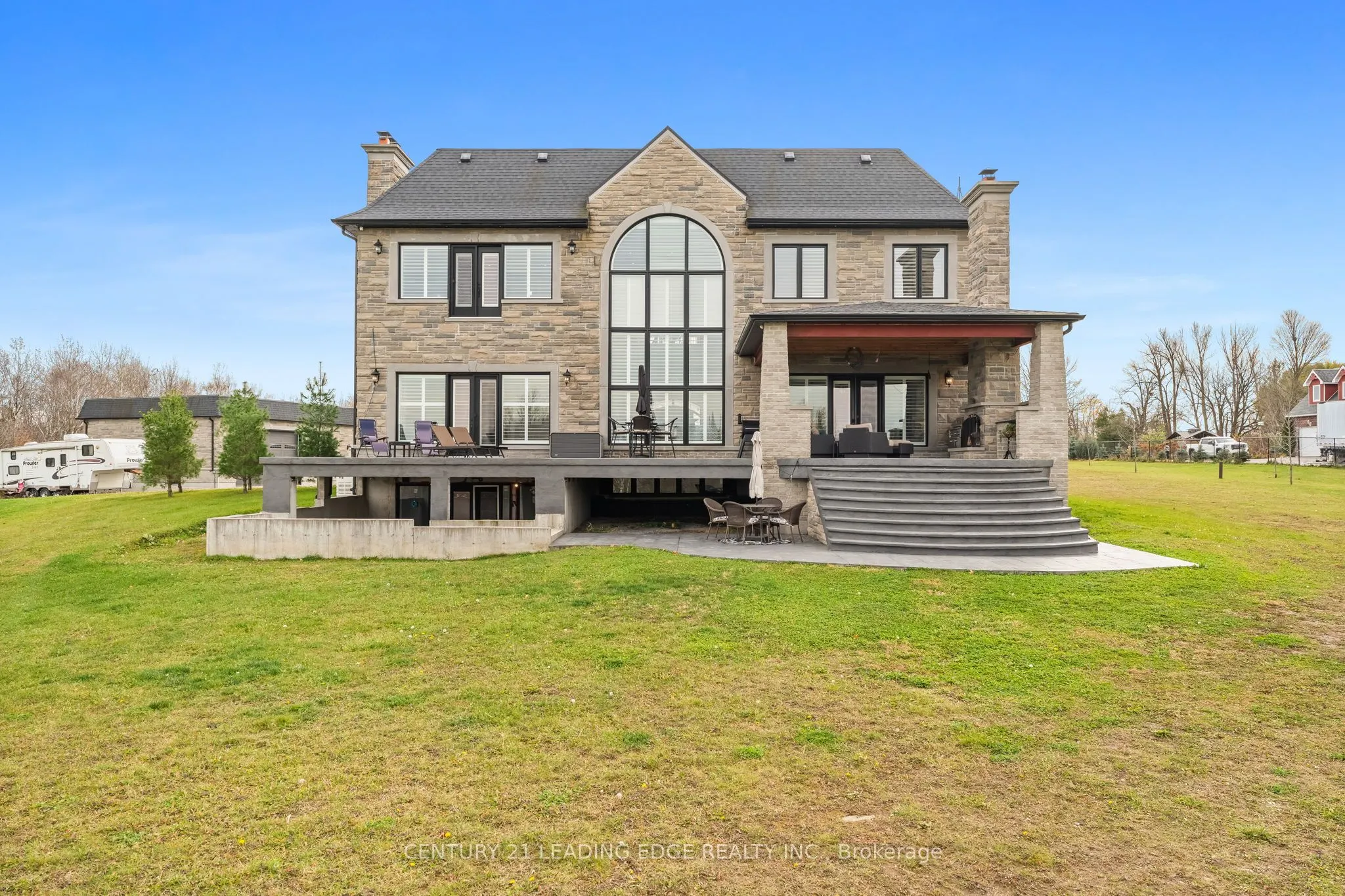 690 View Lake Road