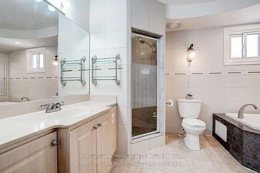 15 Saintsbury Square
