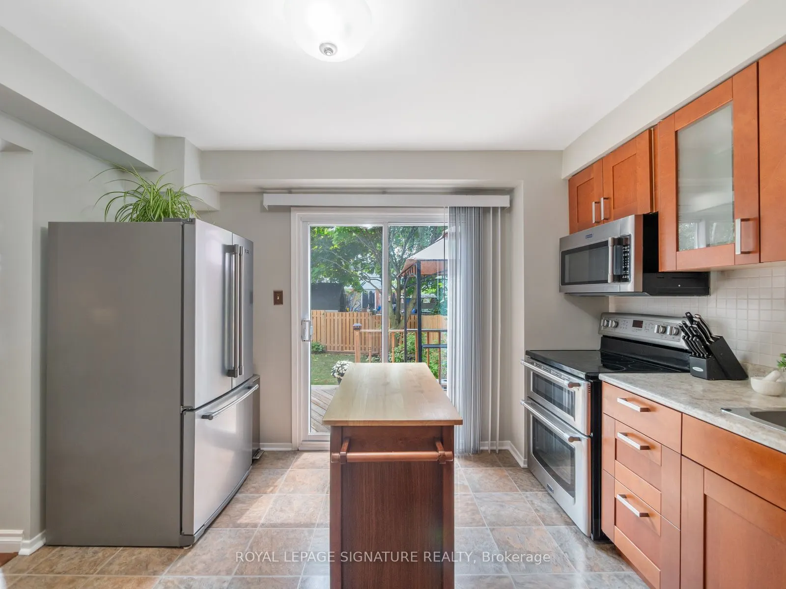 13 Hillhurst Crescent