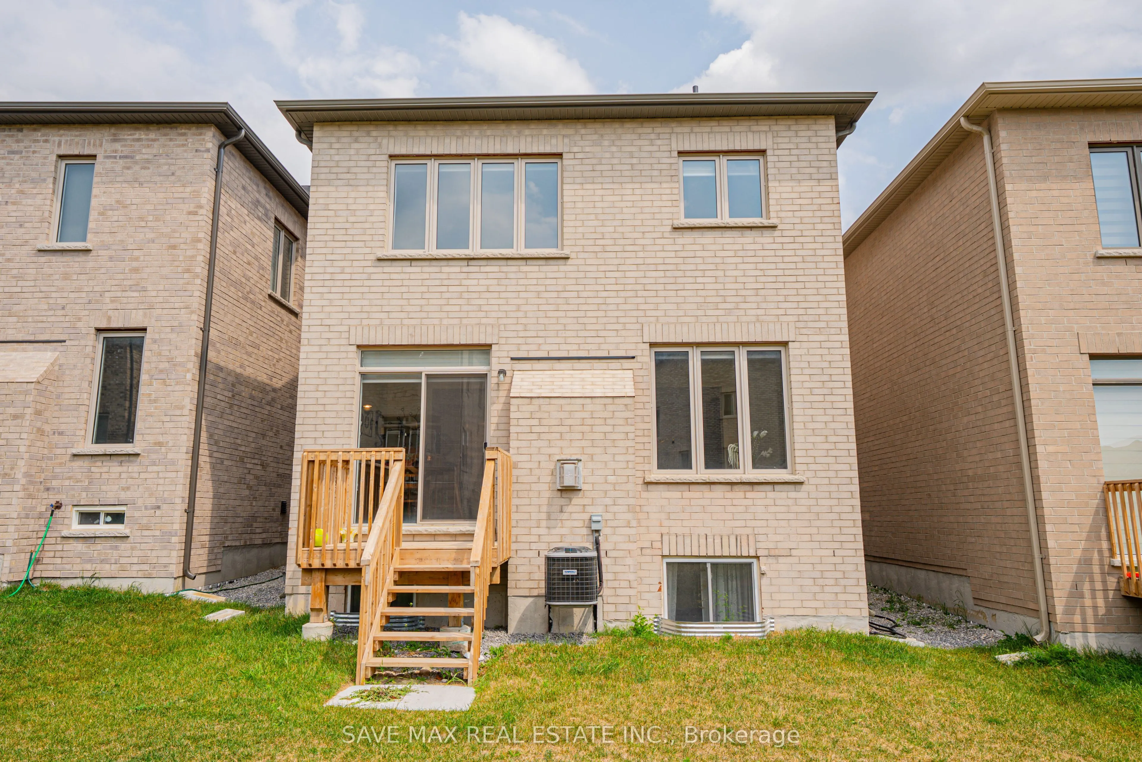 2092 Coppermine Street