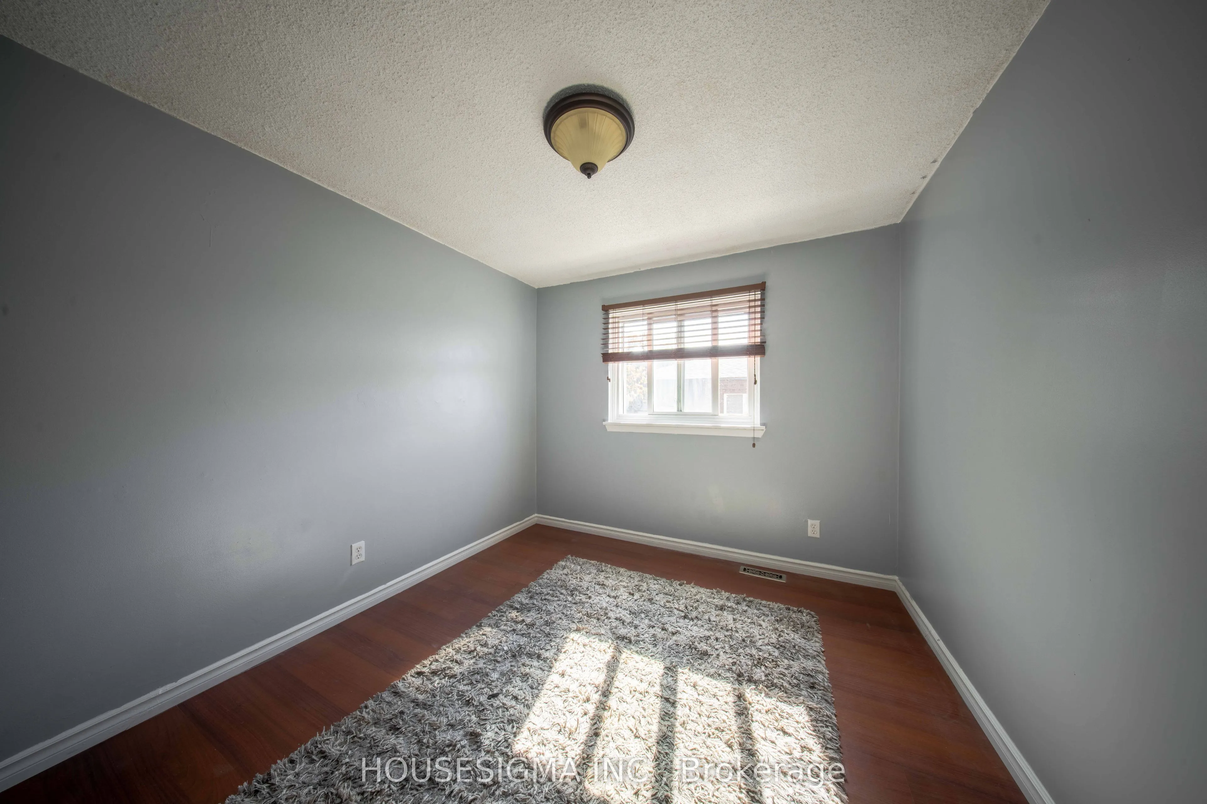 321 Blackthorn Street, #82