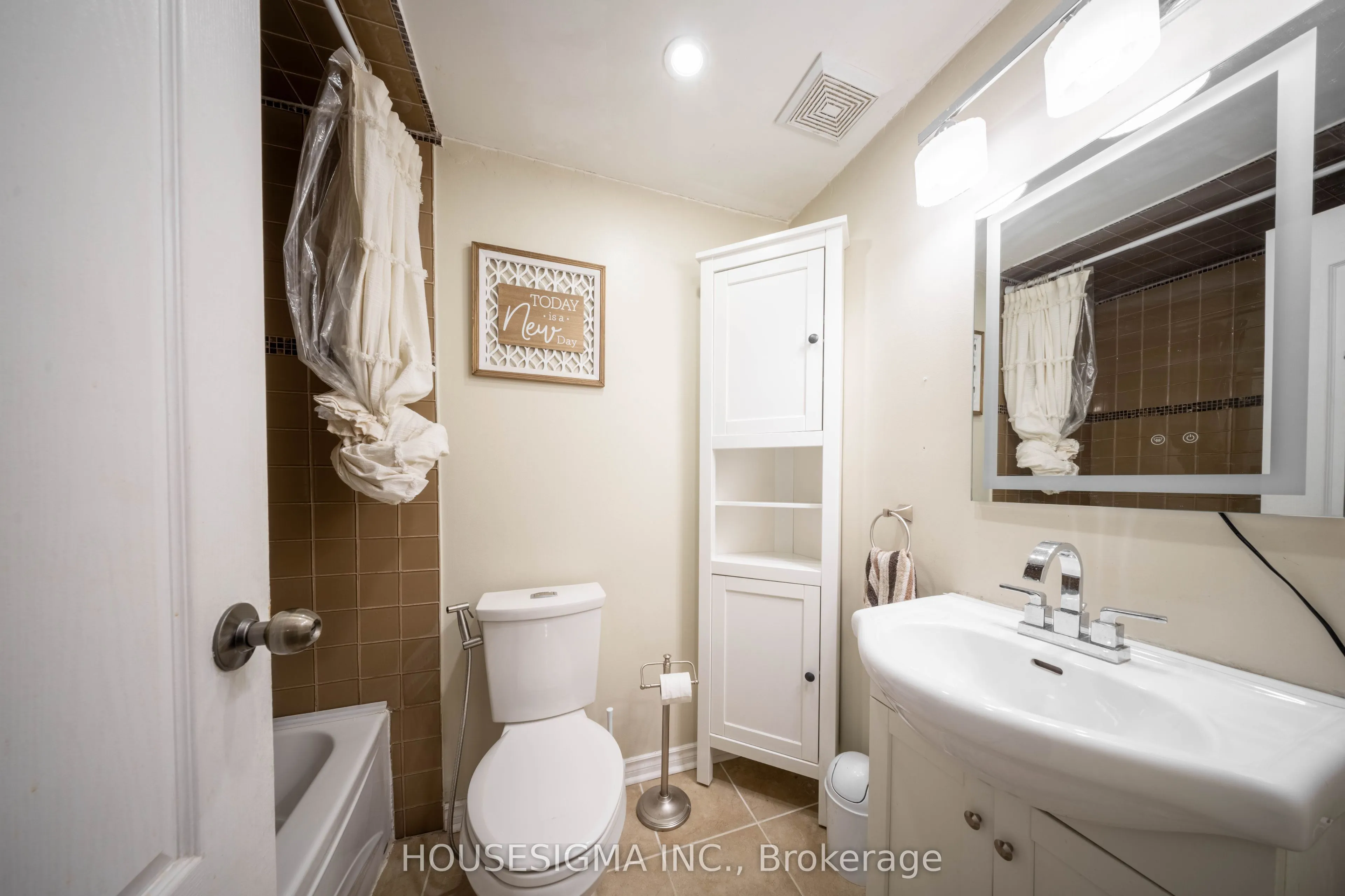 321 Blackthorn Street, #82