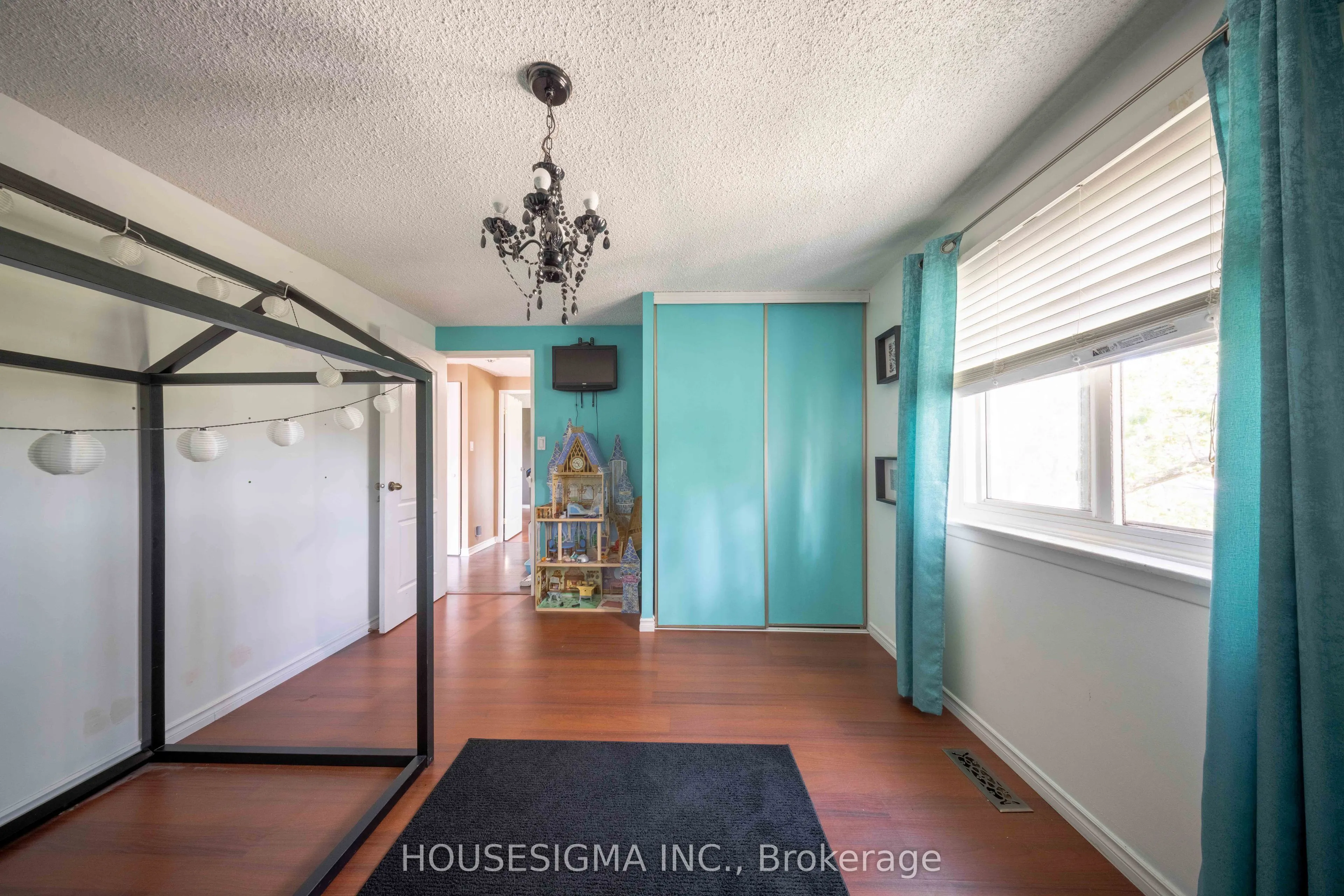 321 Blackthorn Street, #82