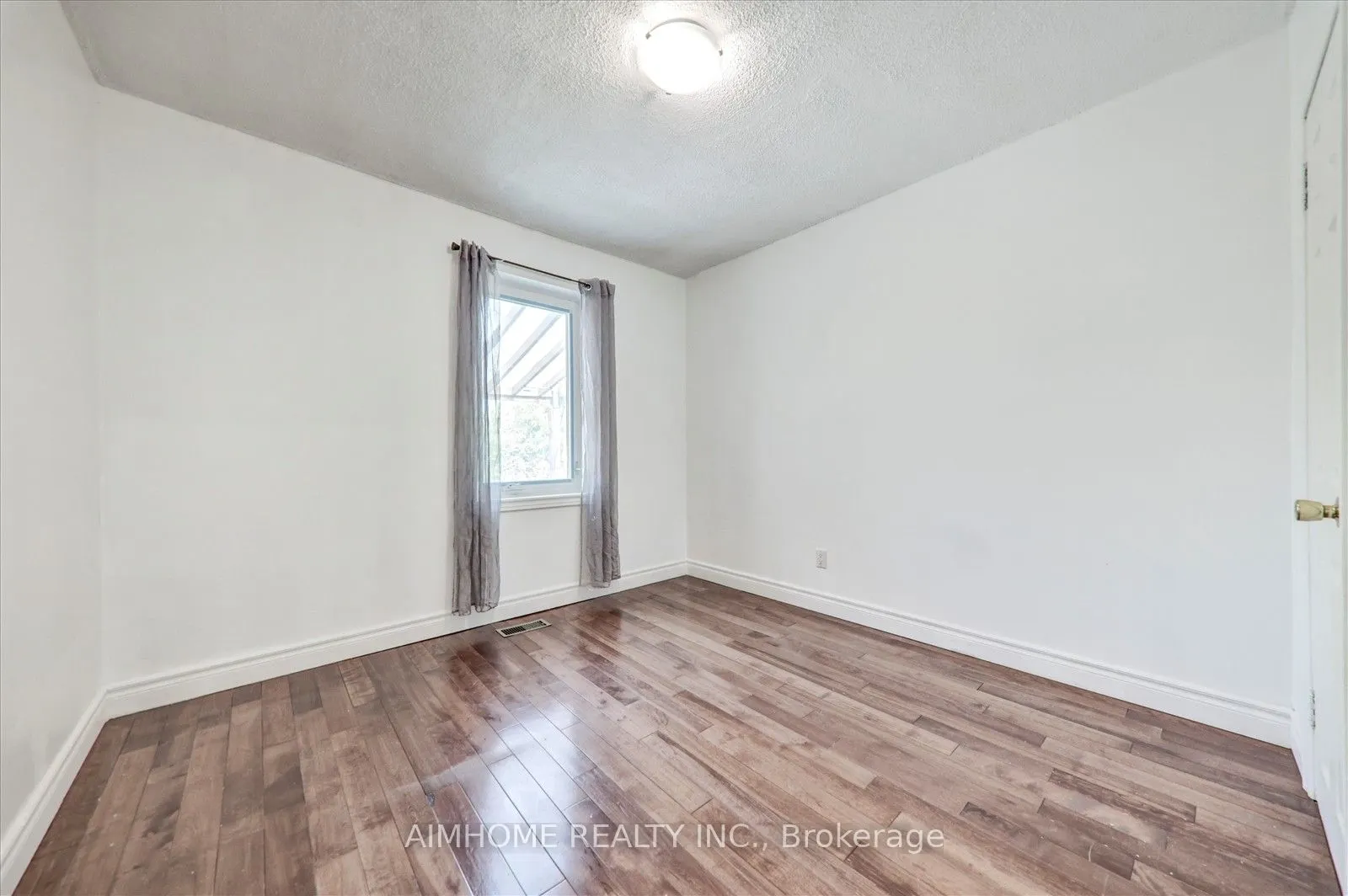 29 Jeavons Avenue