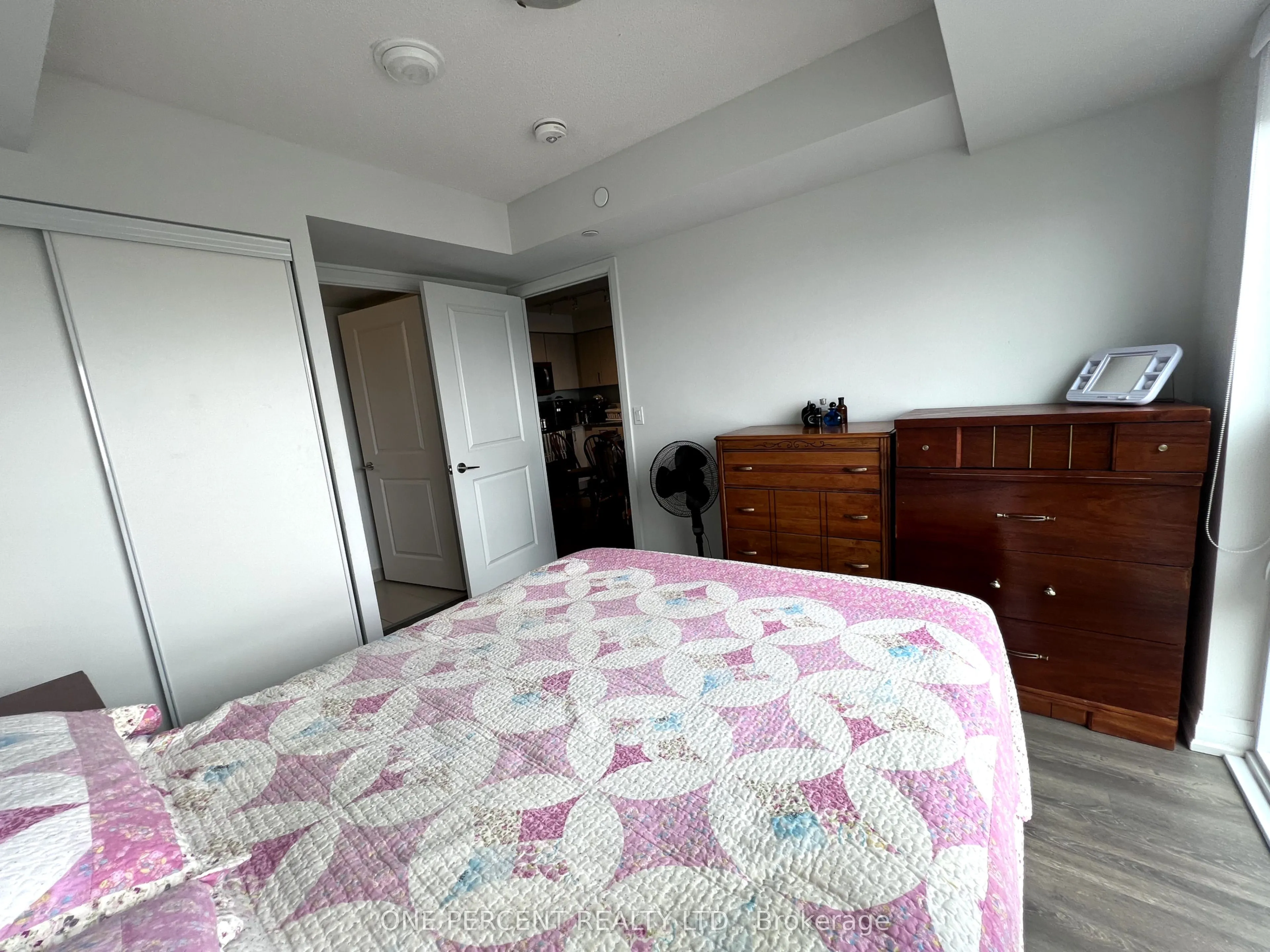 20 Meadowglen Place, #2108