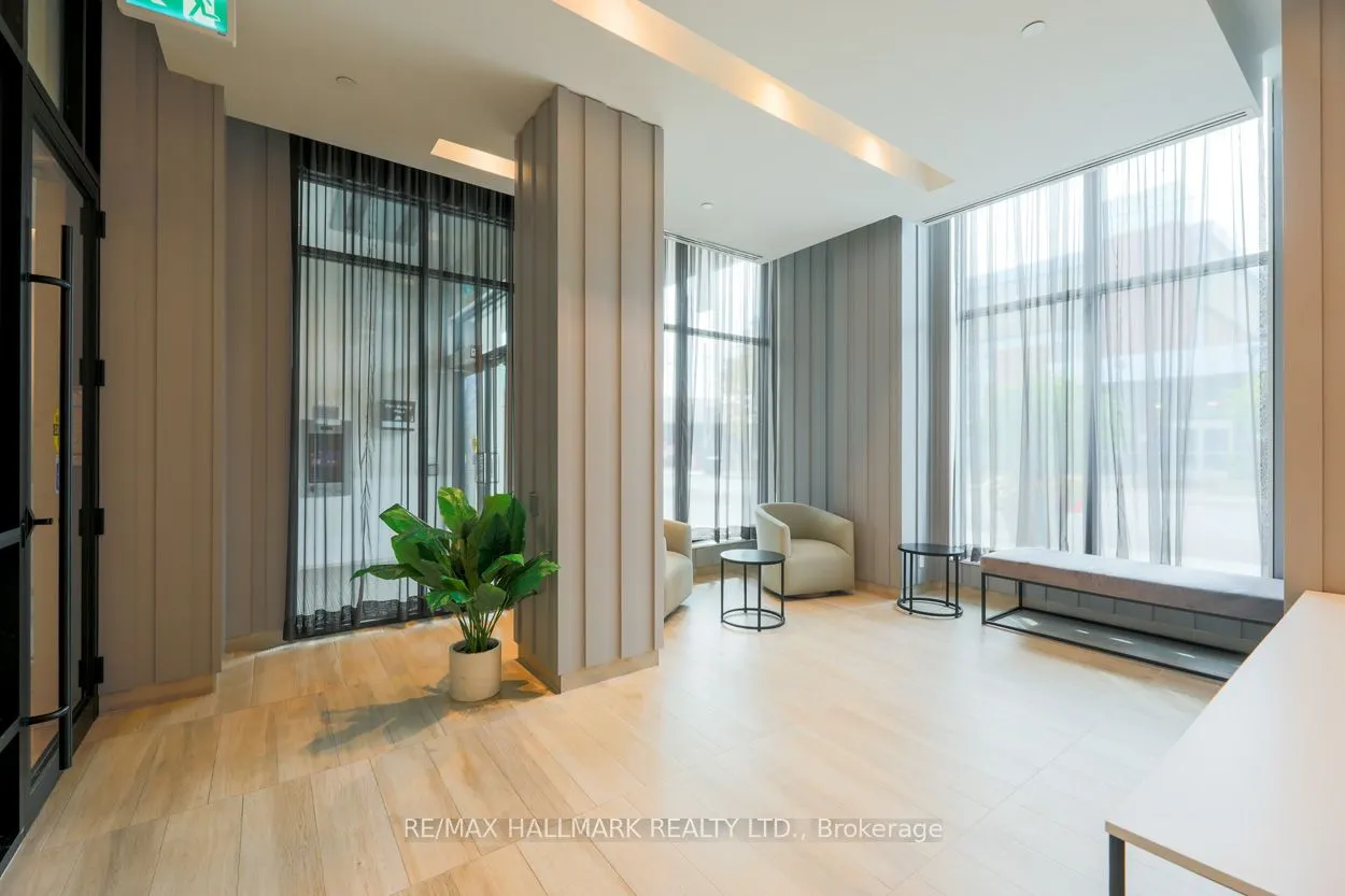 1630 Queen Street E, #220