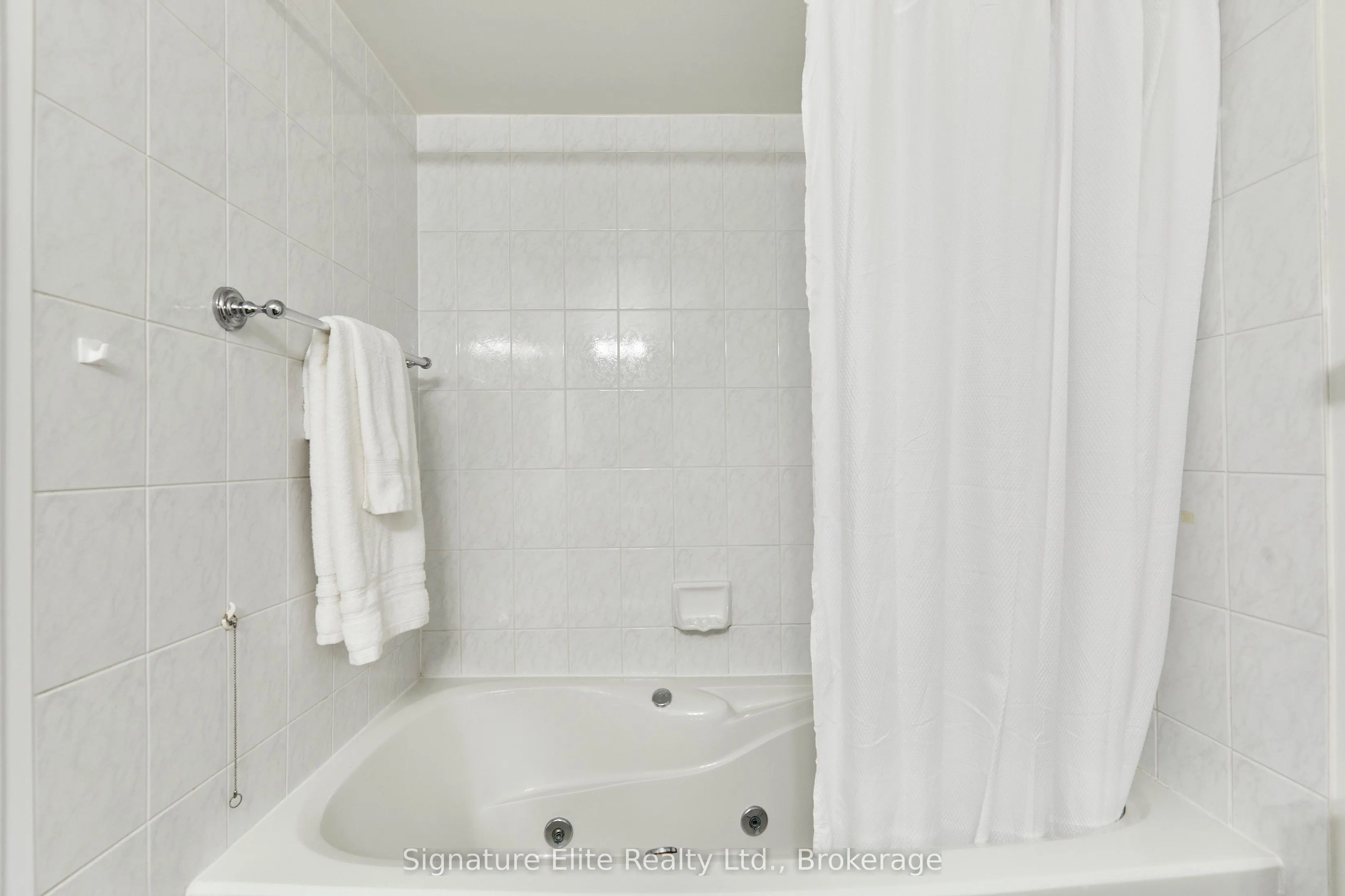 10 Guildwood Parkway, #621
