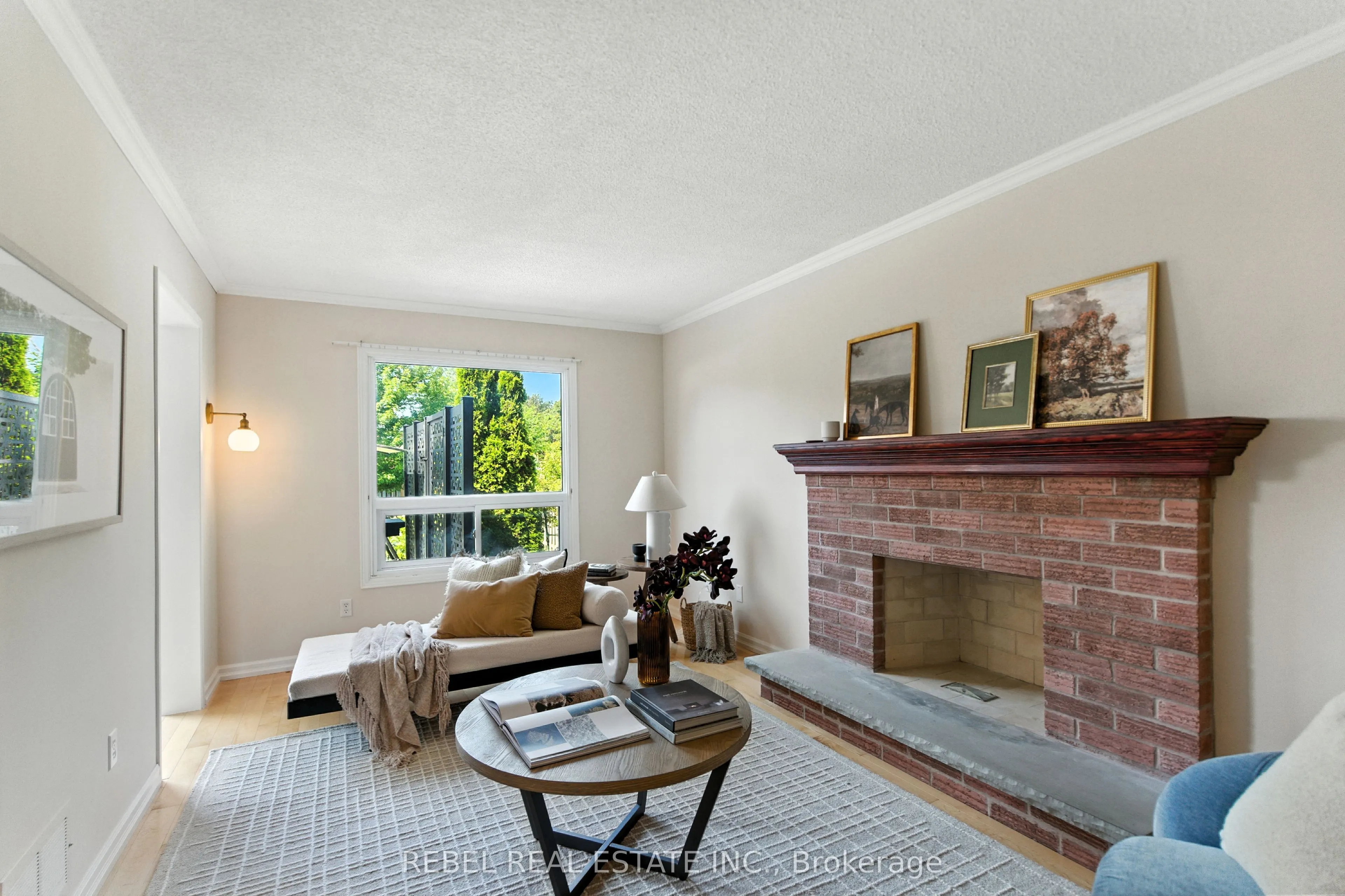 696 Atwood Crescent