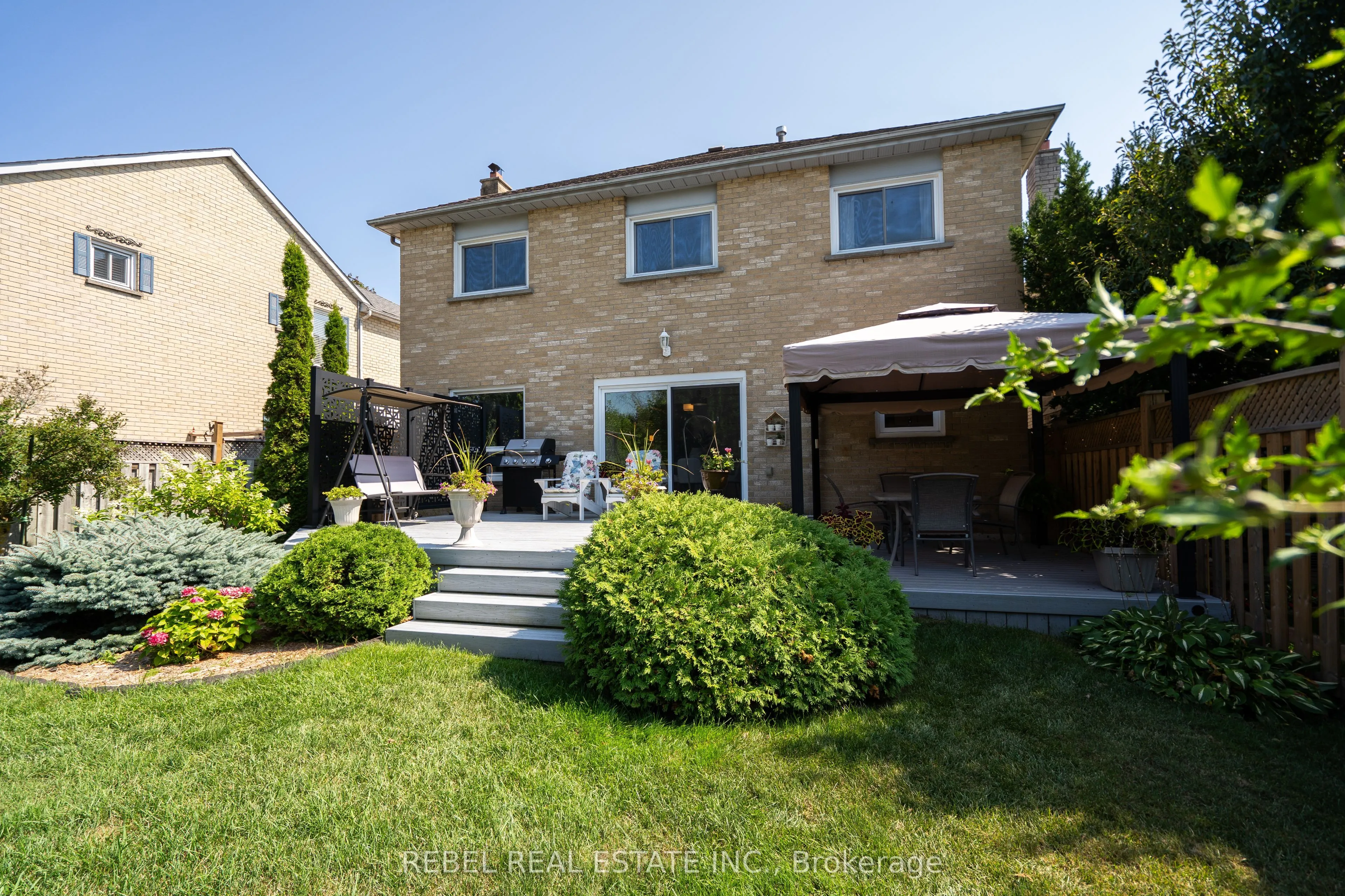 696 Atwood Crescent