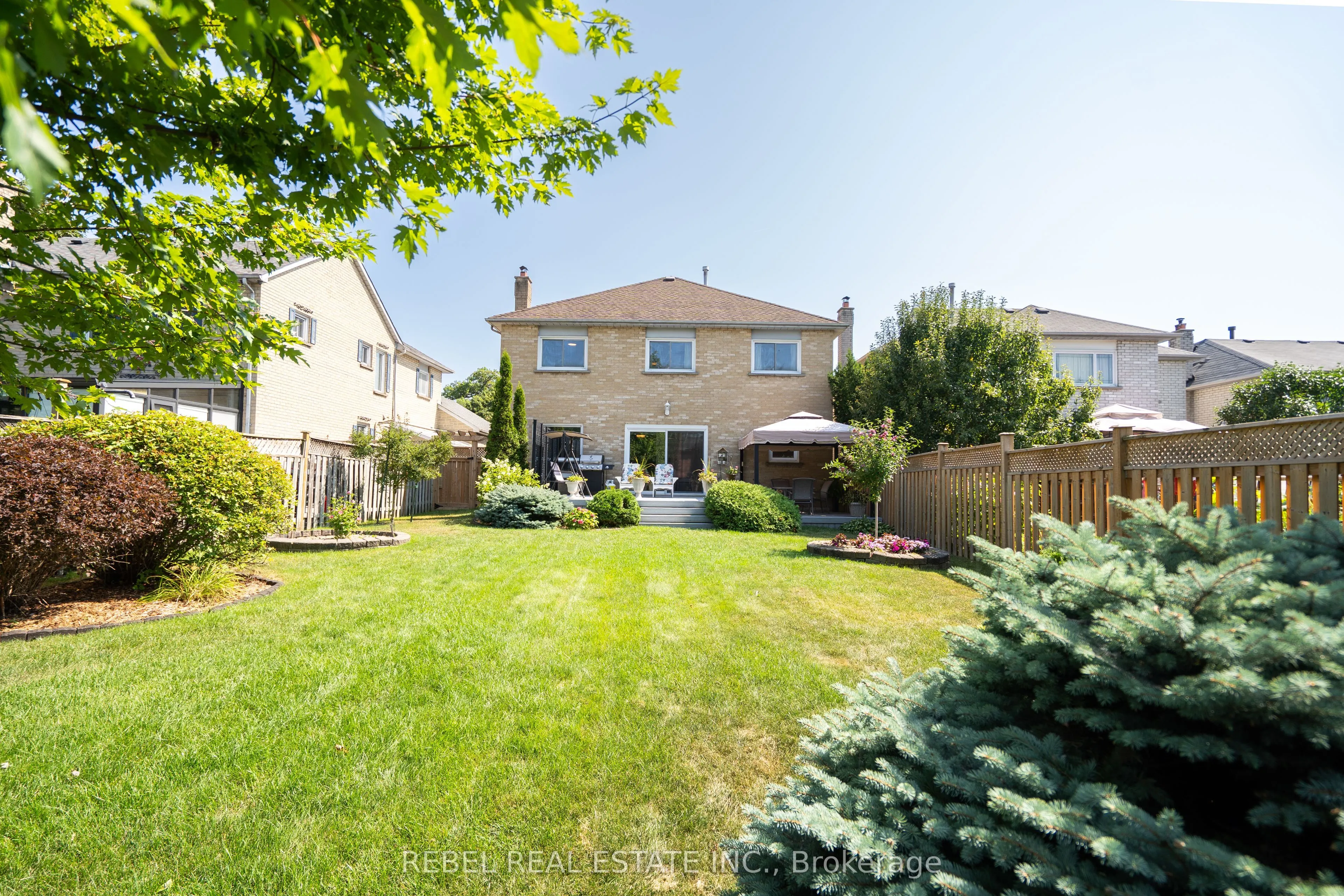 696 Atwood Crescent