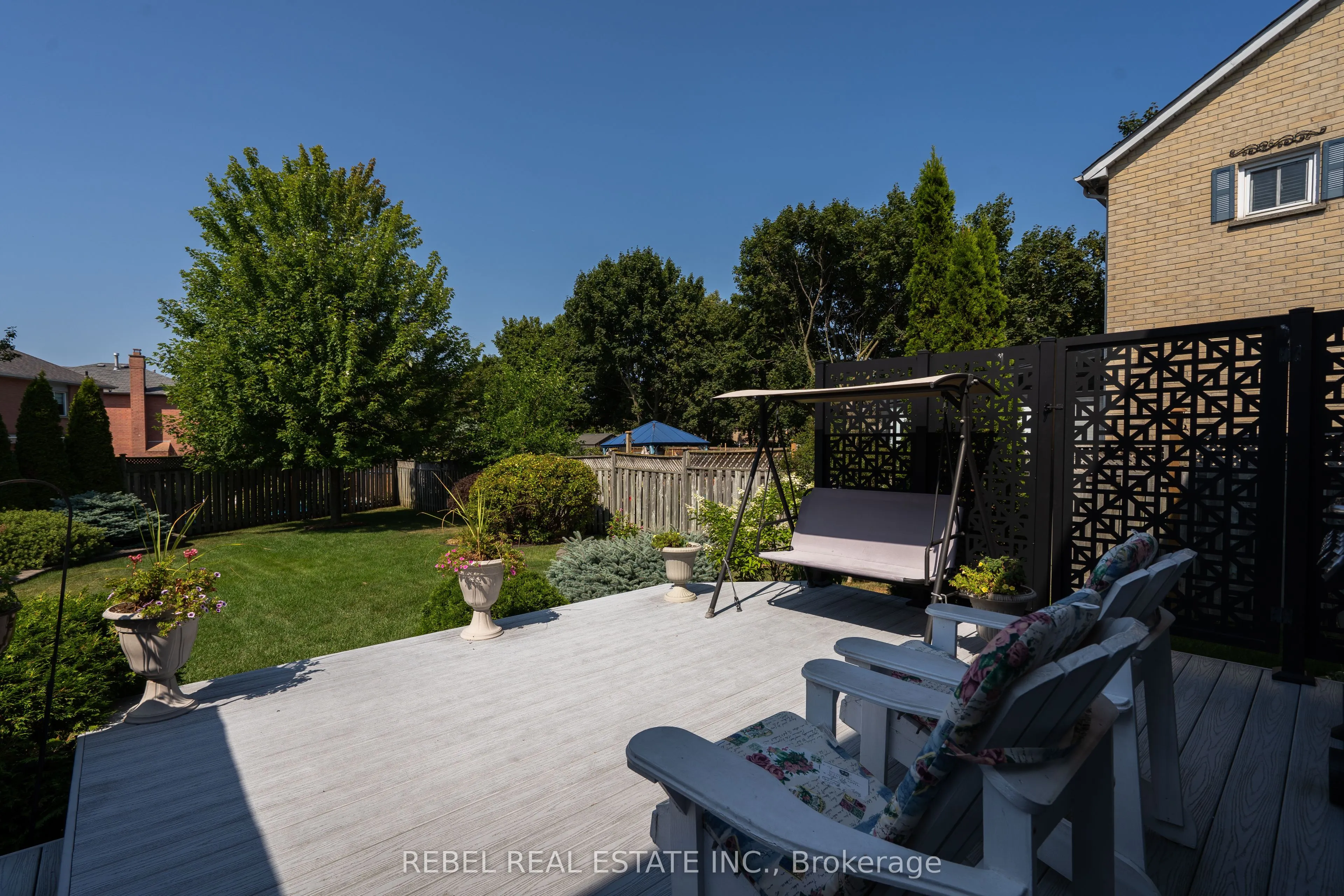 696 Atwood Crescent