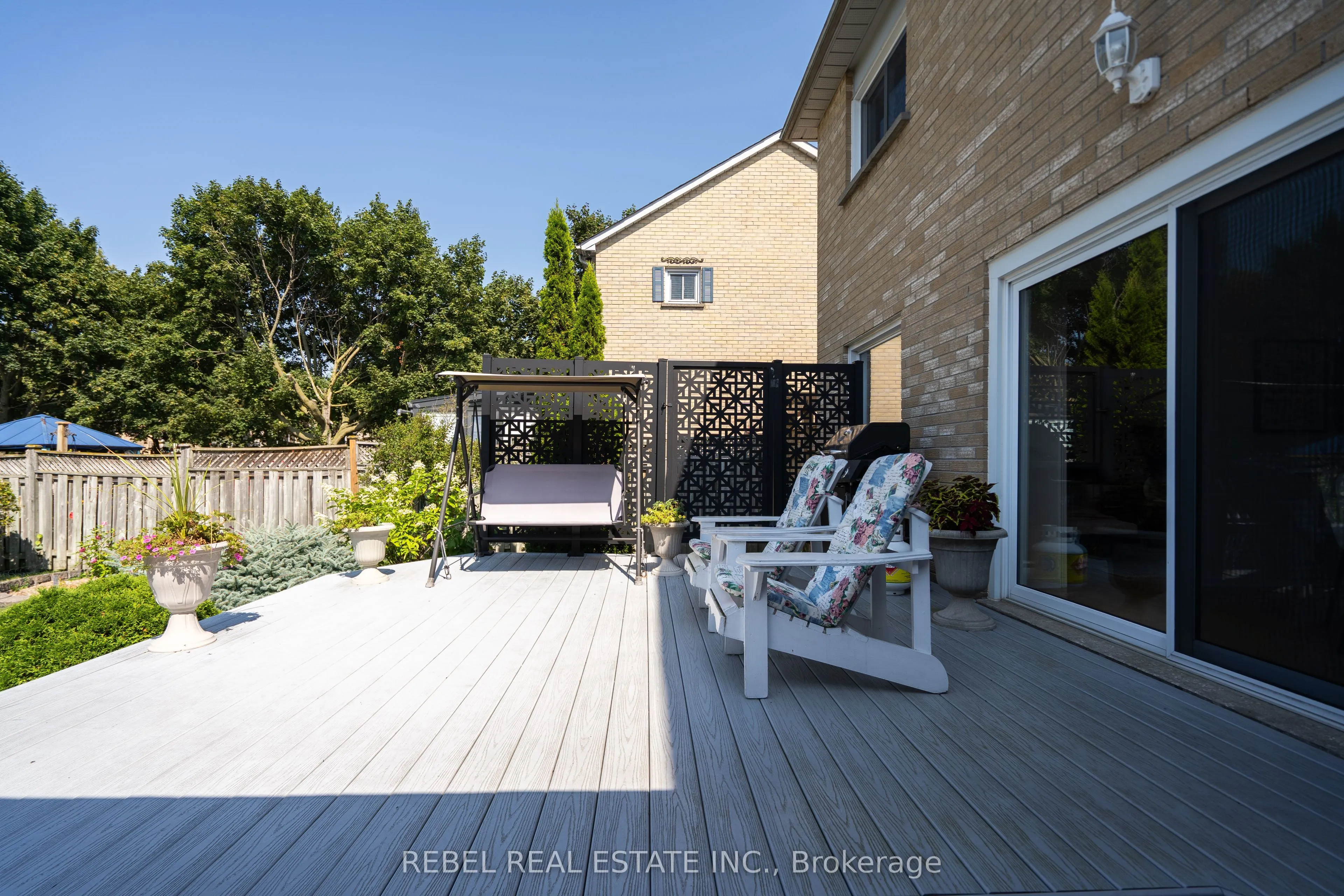 696 Atwood Crescent