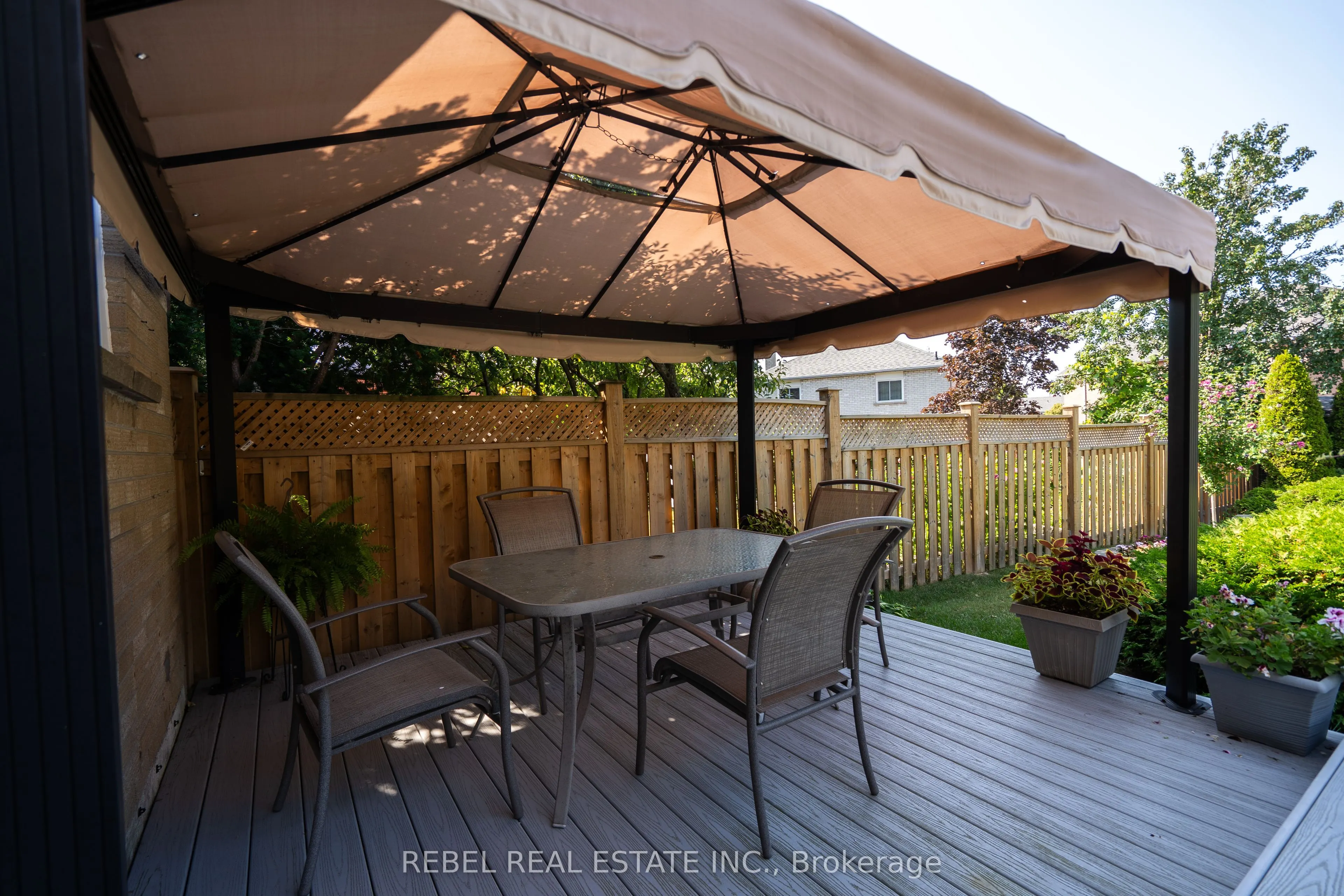 696 Atwood Crescent
