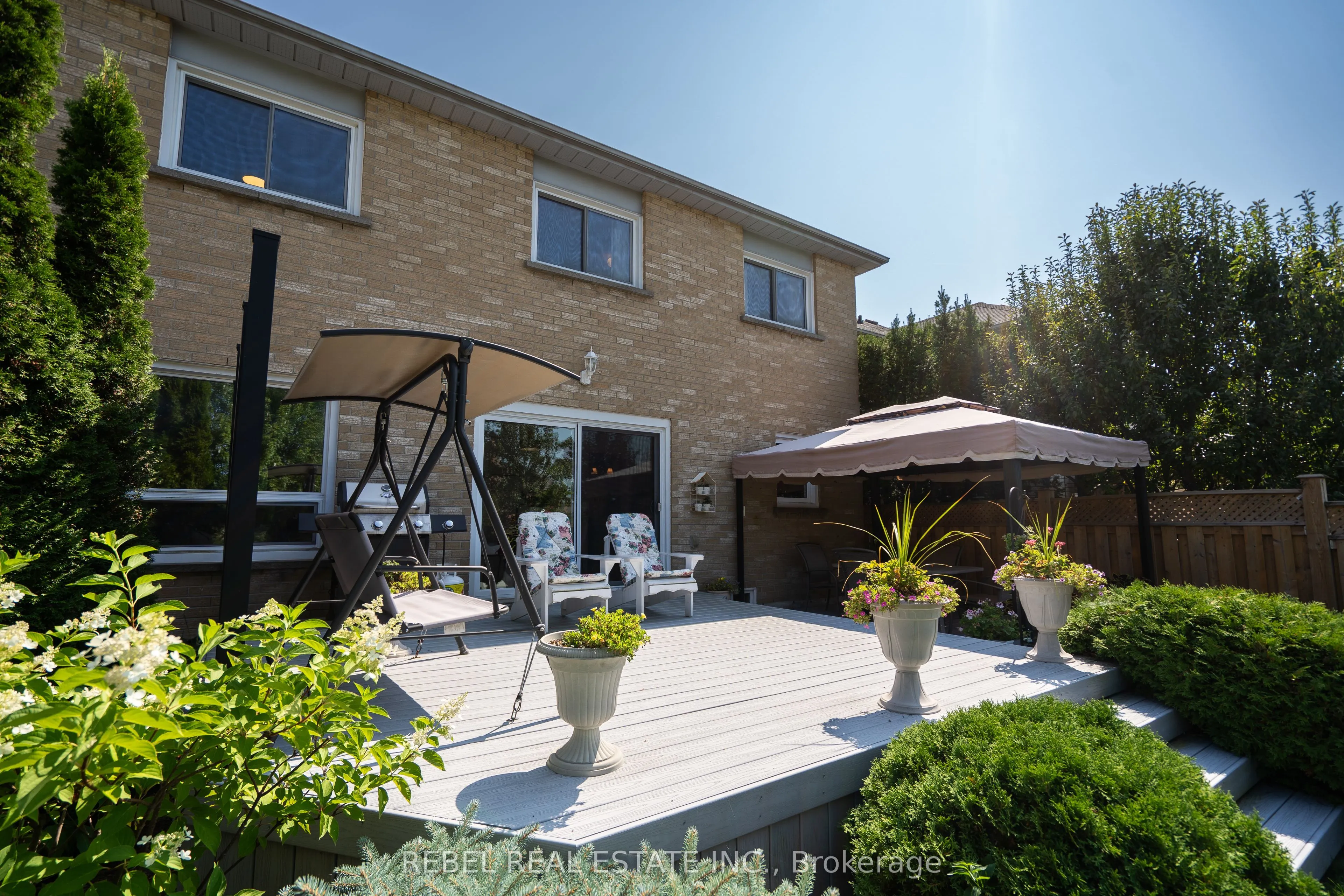 696 Atwood Crescent