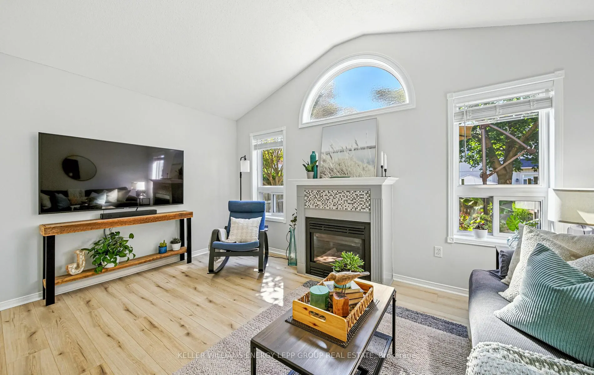 17 Beaumaris Crescent