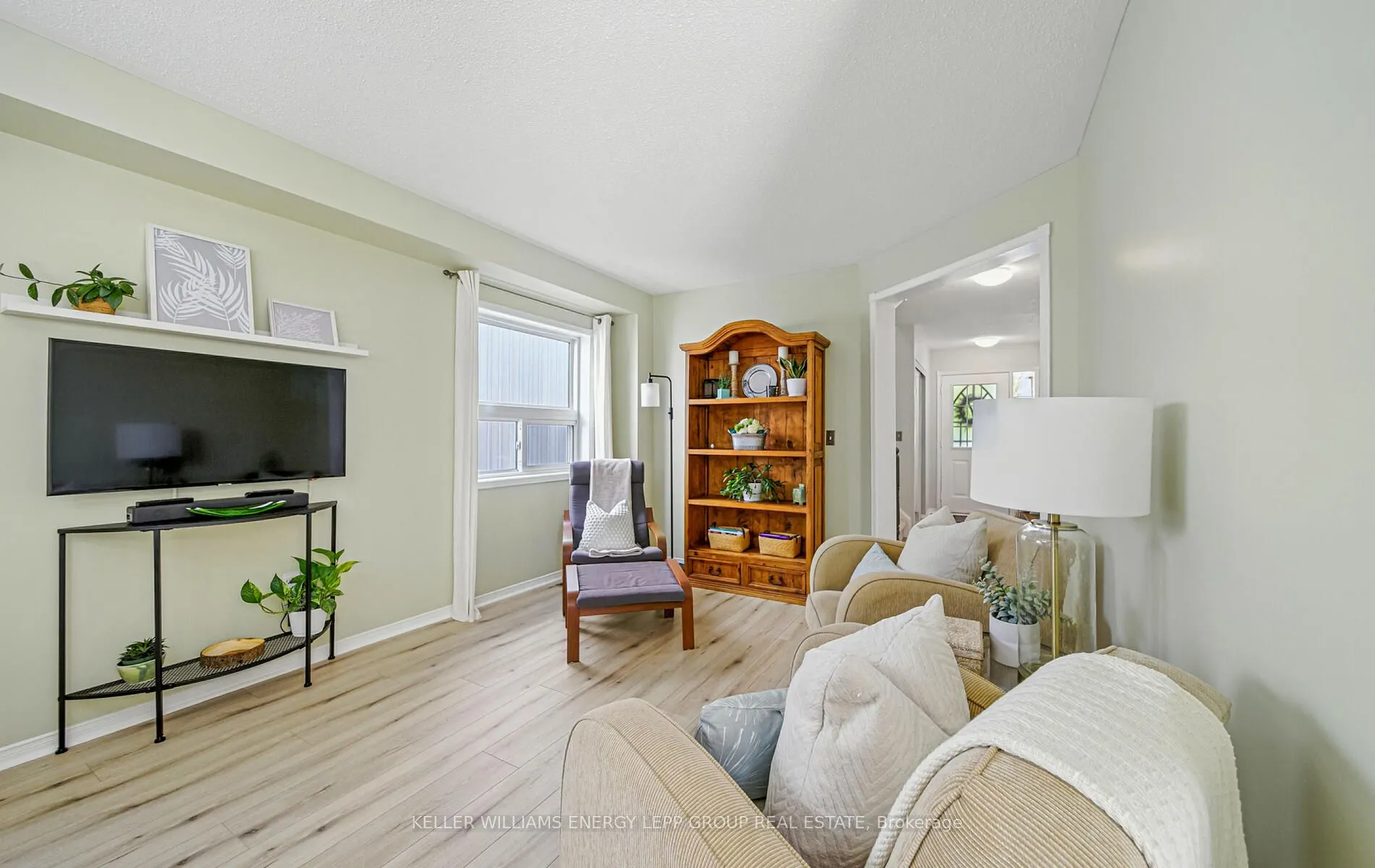 17 Beaumaris Crescent