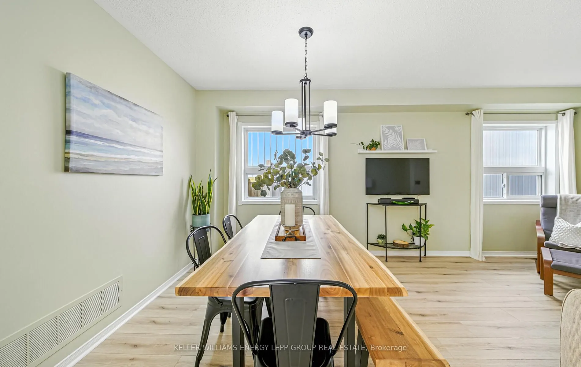 17 Beaumaris Crescent