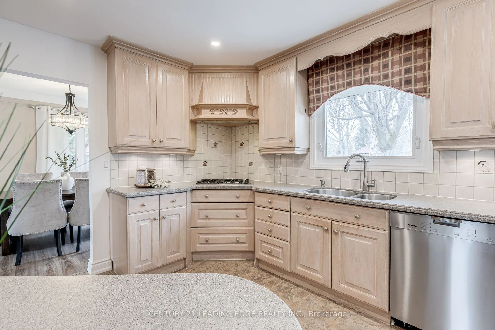 116 BROADVIEW Avenue