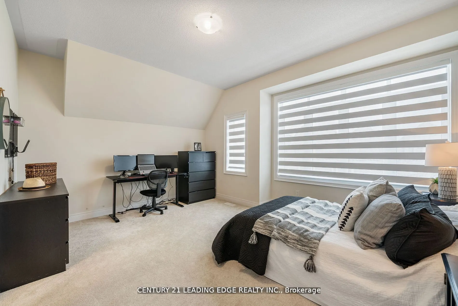 89 Deer Ridge Crescent