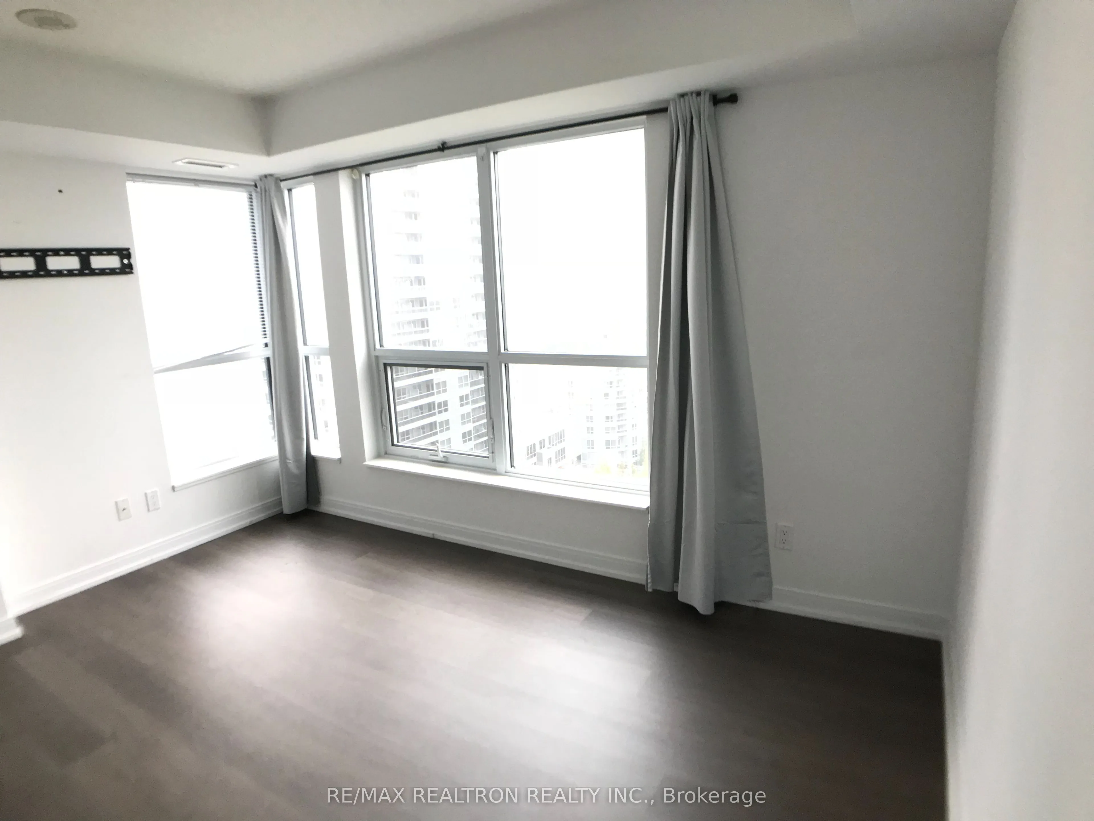 255 Village Green Square, #1602