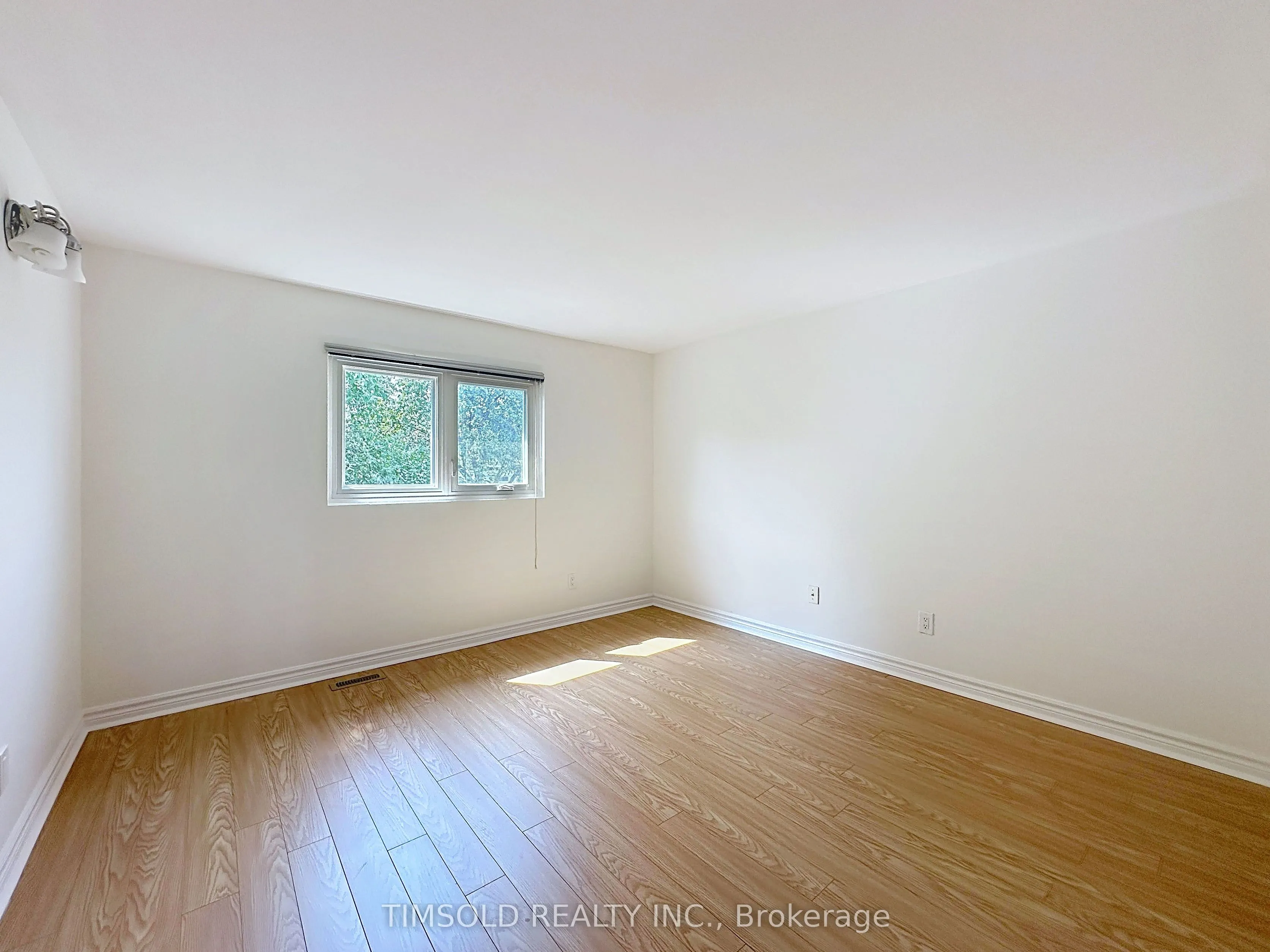 6 Lofthouse Square