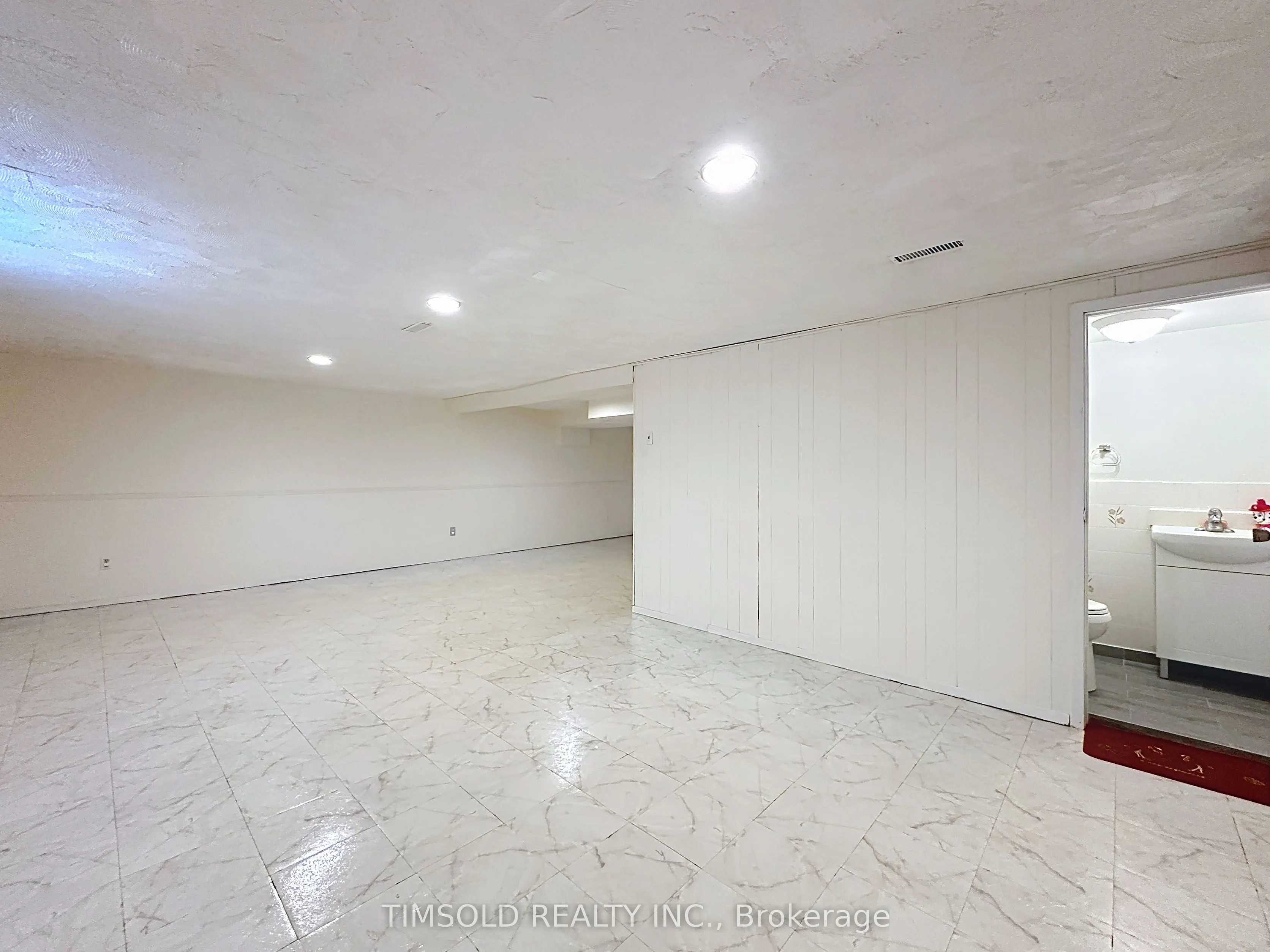 6 Lofthouse Square