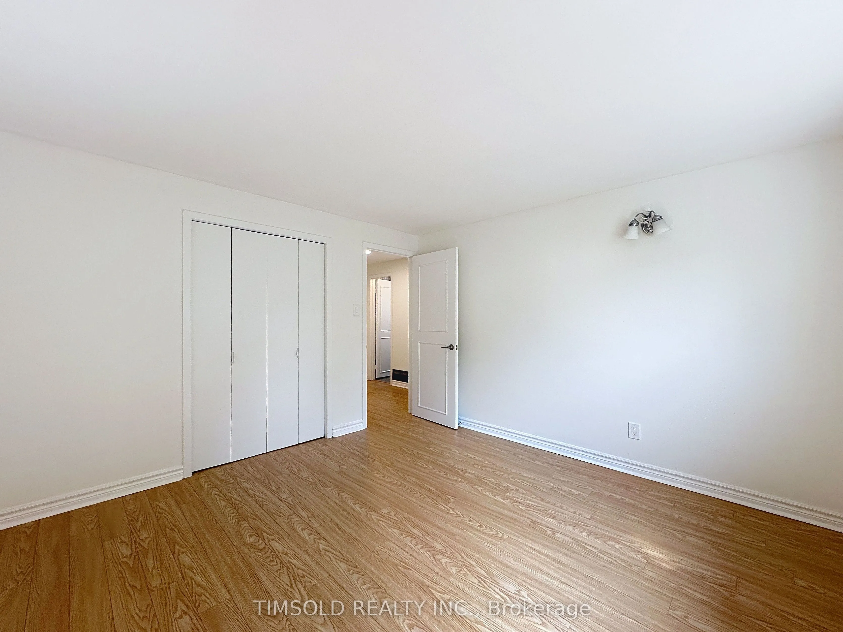 6 Lofthouse Square