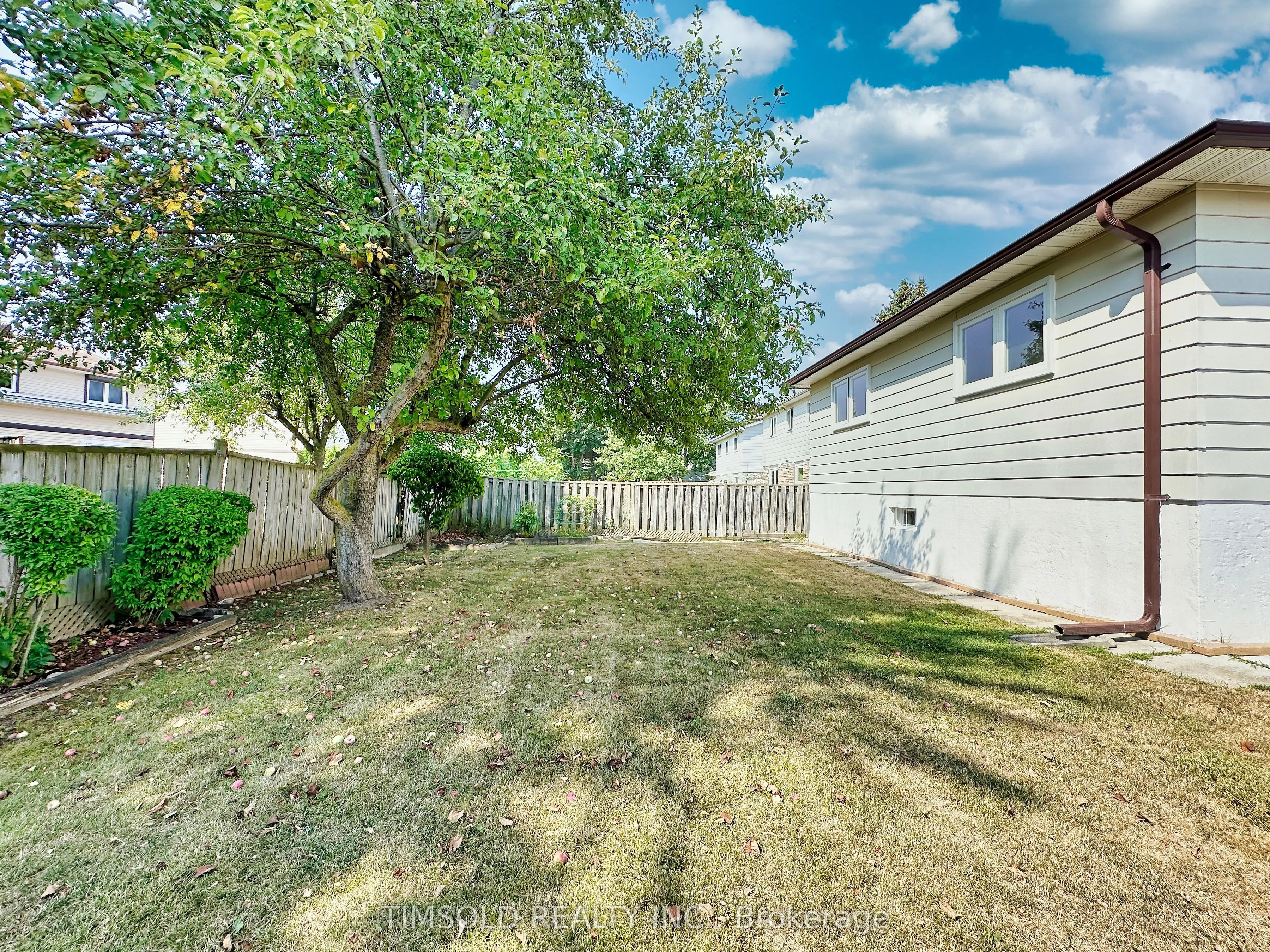 6 Lofthouse Square