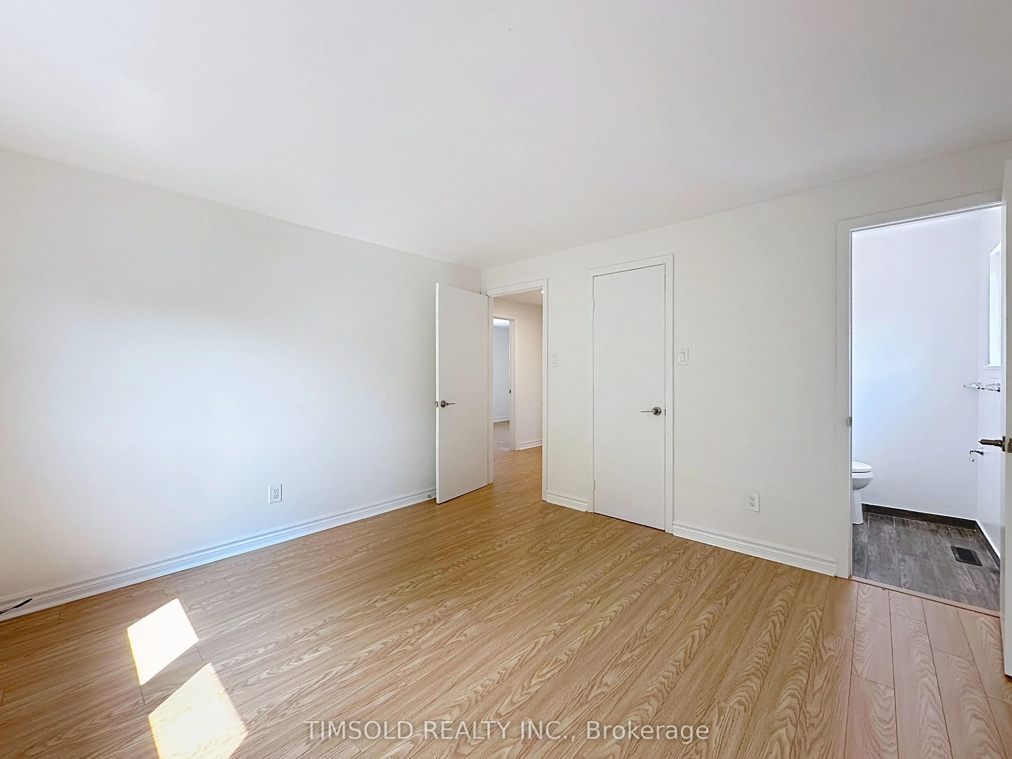 6 Lofthouse Square