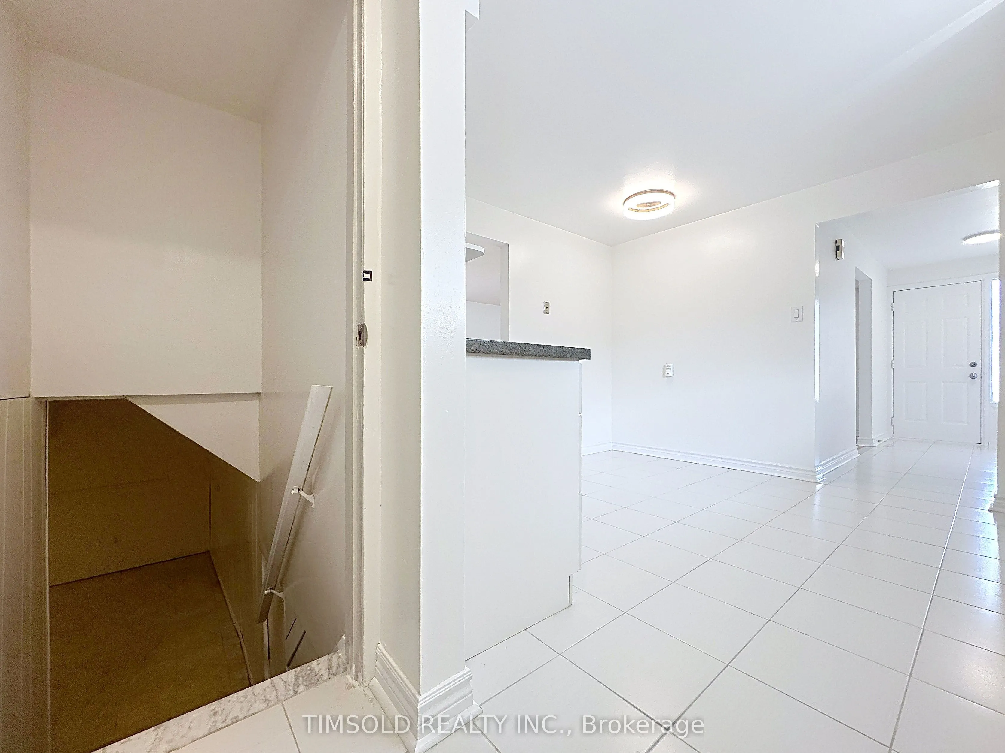 6 Lofthouse Square