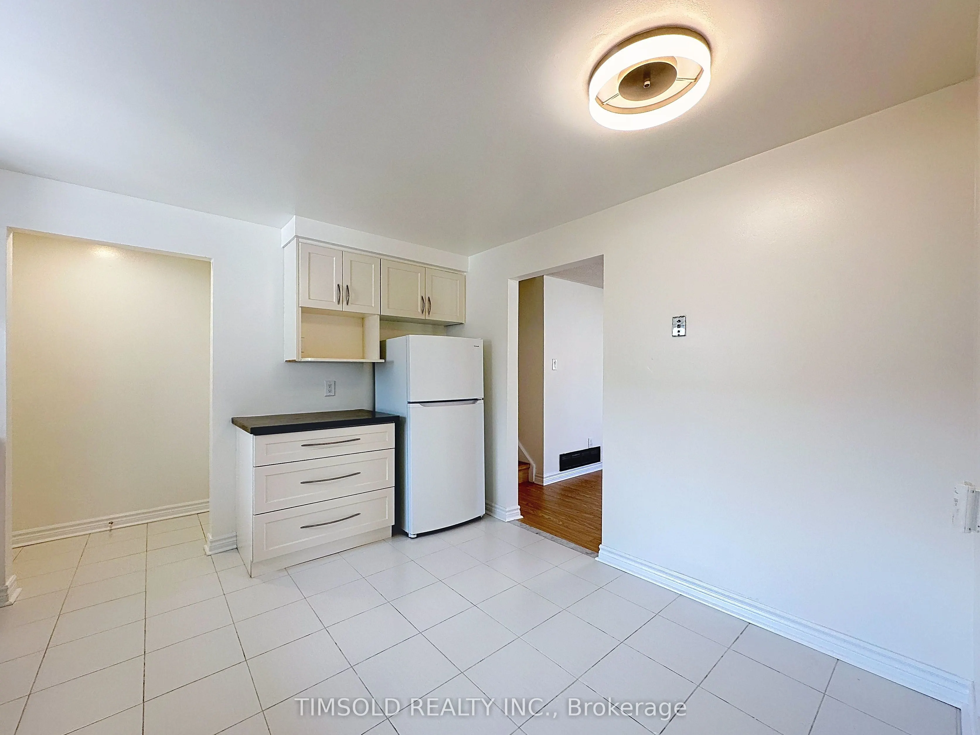 6 Lofthouse Square