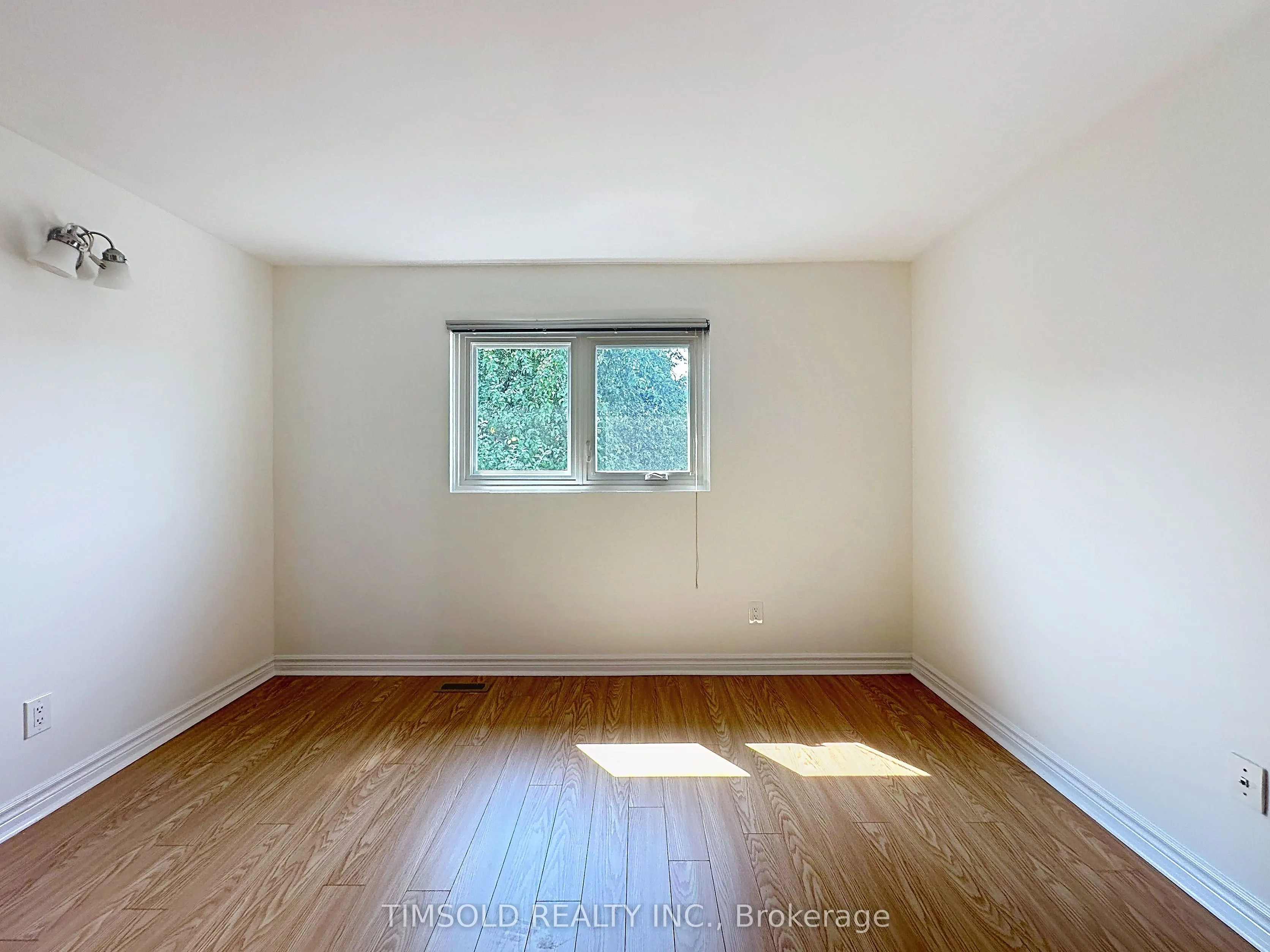 6 Lofthouse Square