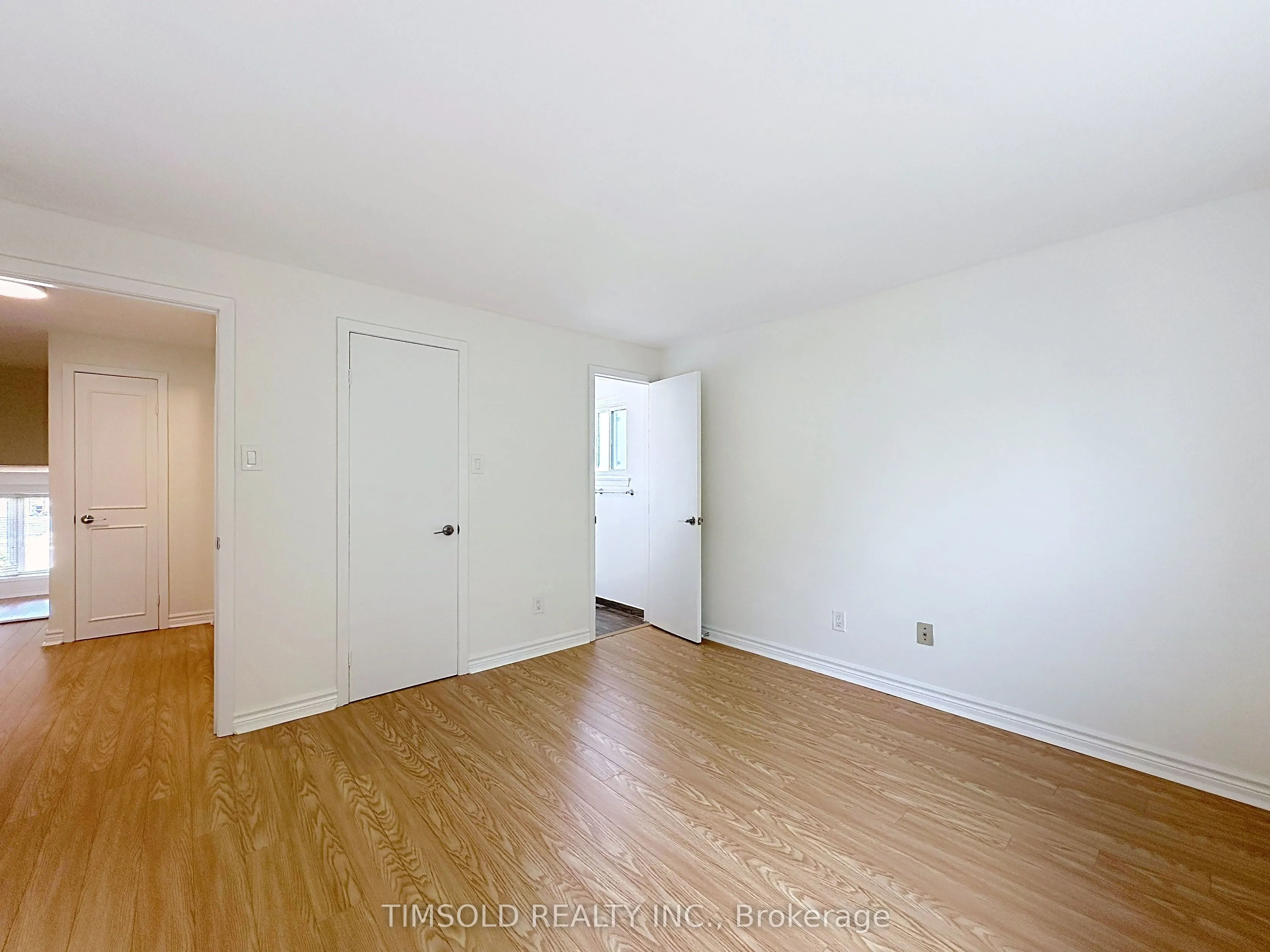 6 Lofthouse Square