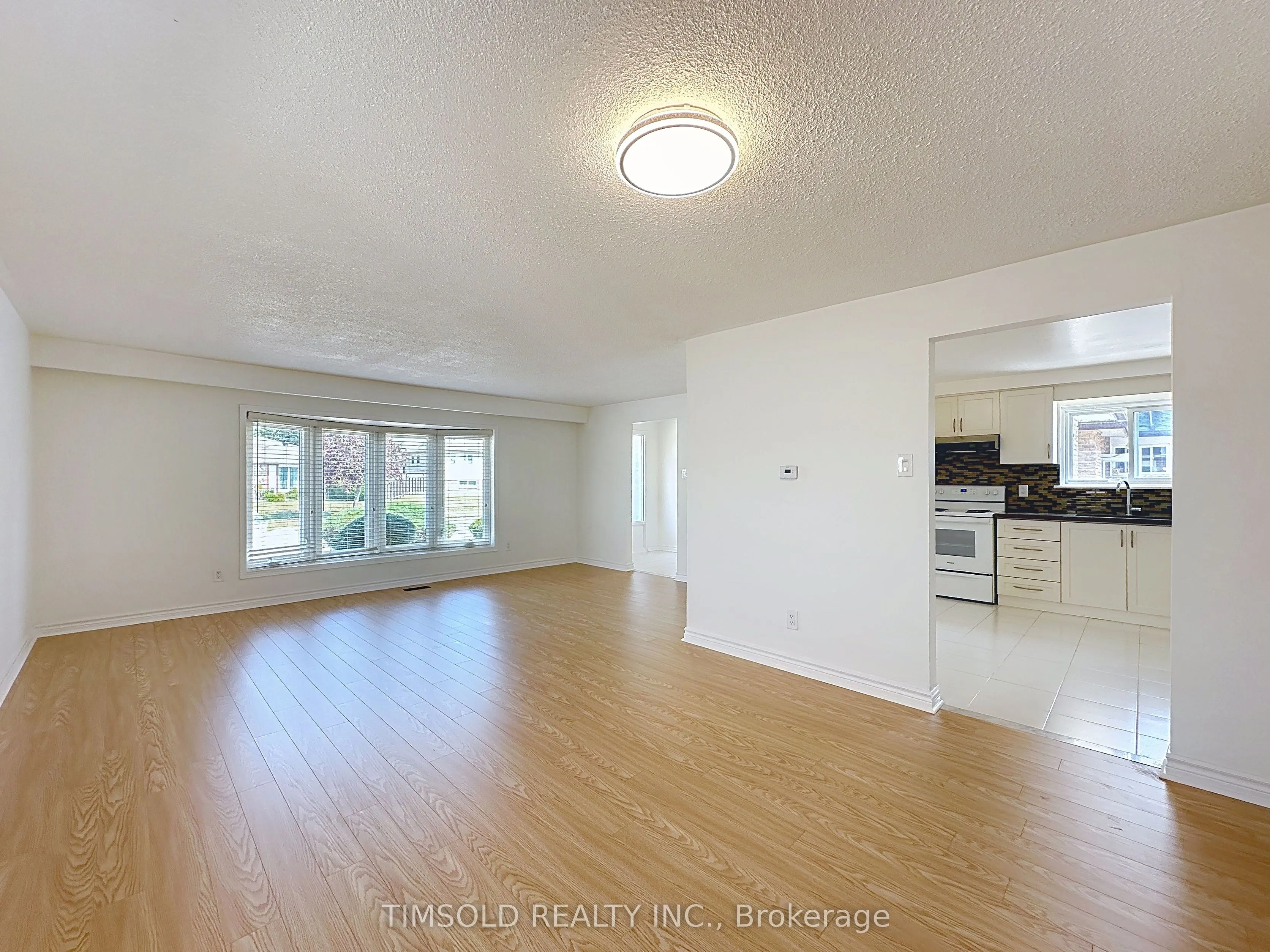 6 Lofthouse Square