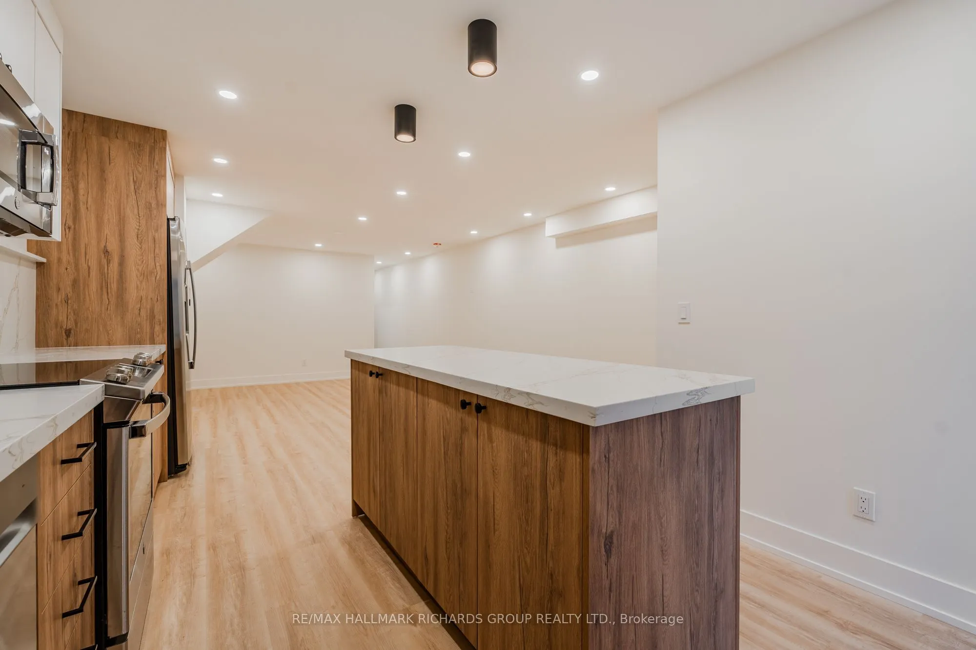 20 Wineva Avenue, #Lower