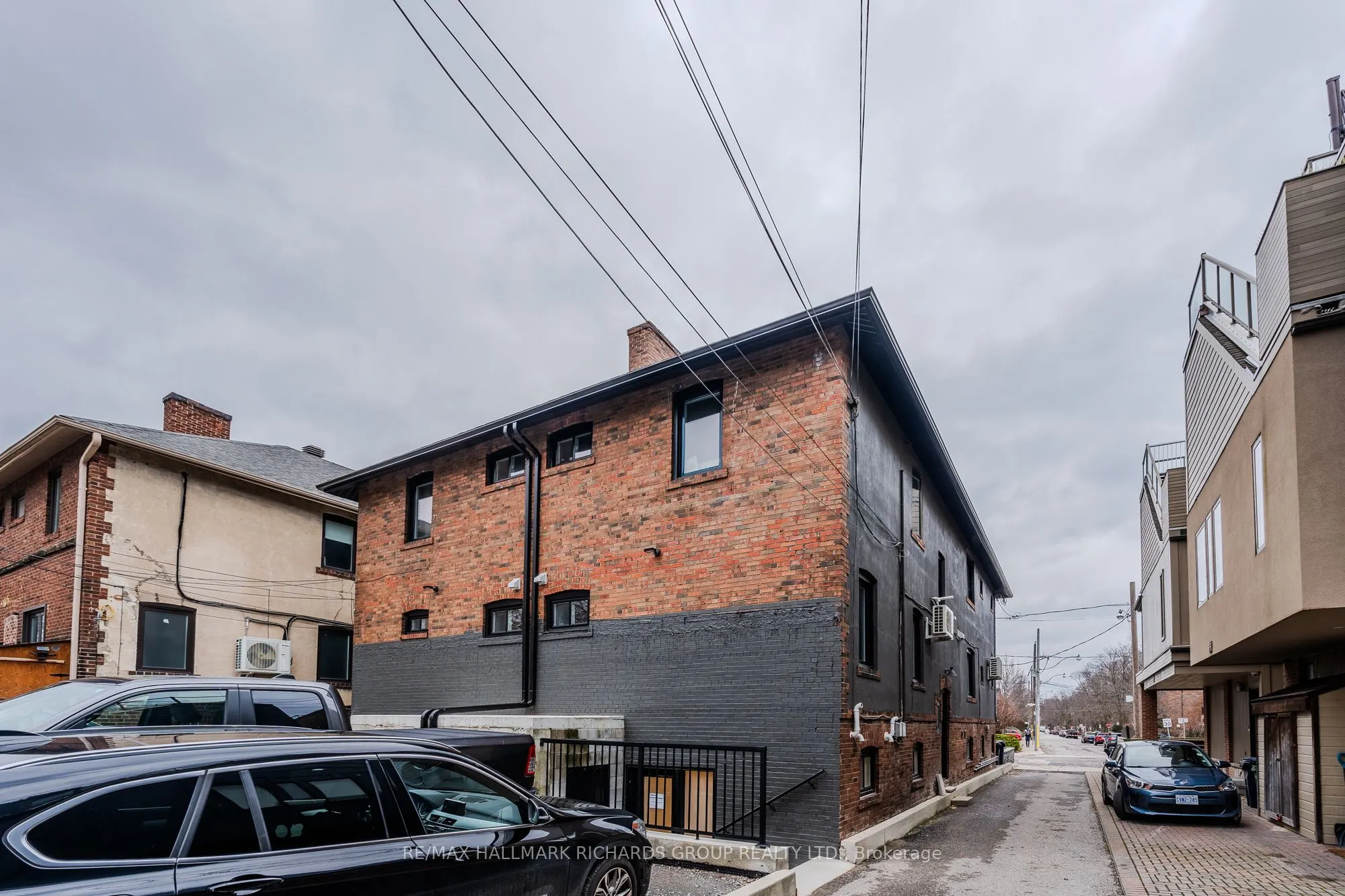 20 Wineva Avenue, #Lower
