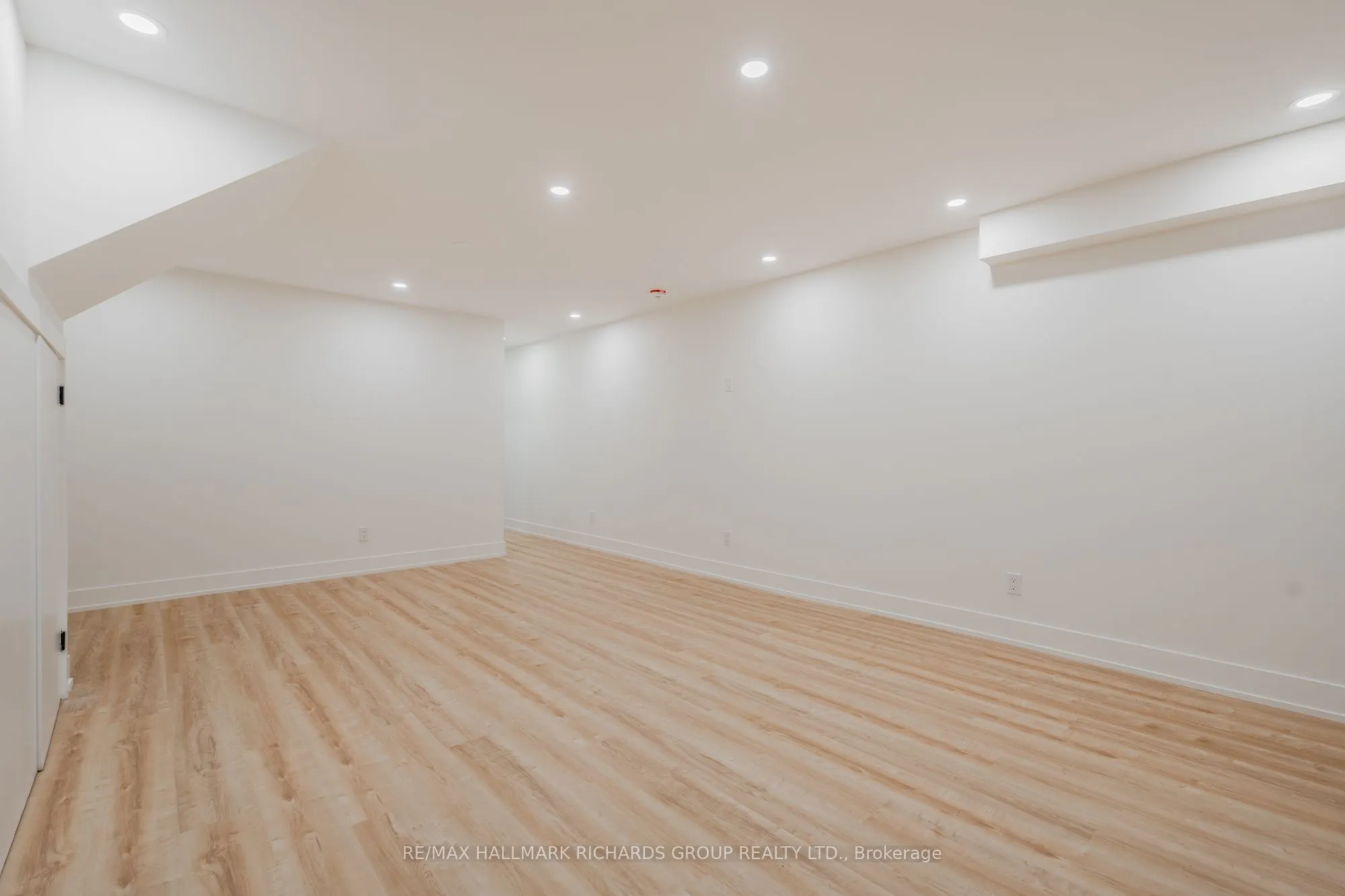 20 Wineva Avenue, #Lower