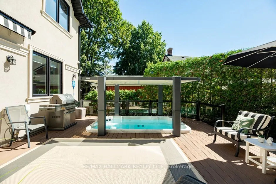 44 Scarboro Crescent