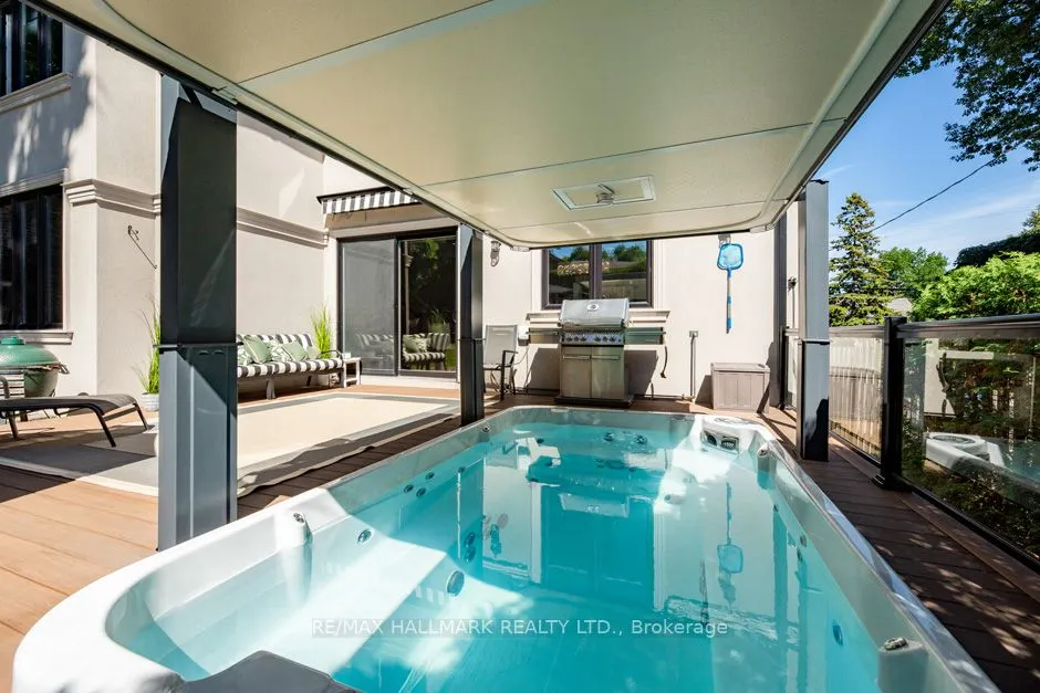 44 Scarboro Crescent