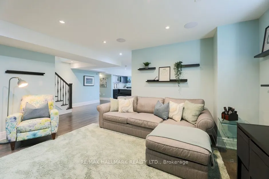 44 Scarboro Crescent