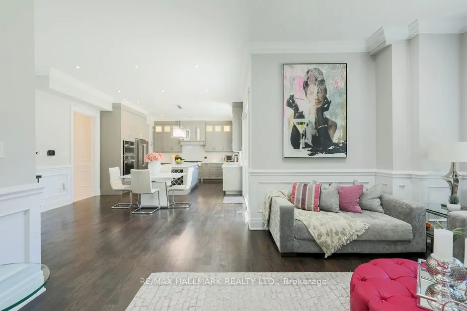 44 Scarboro Crescent