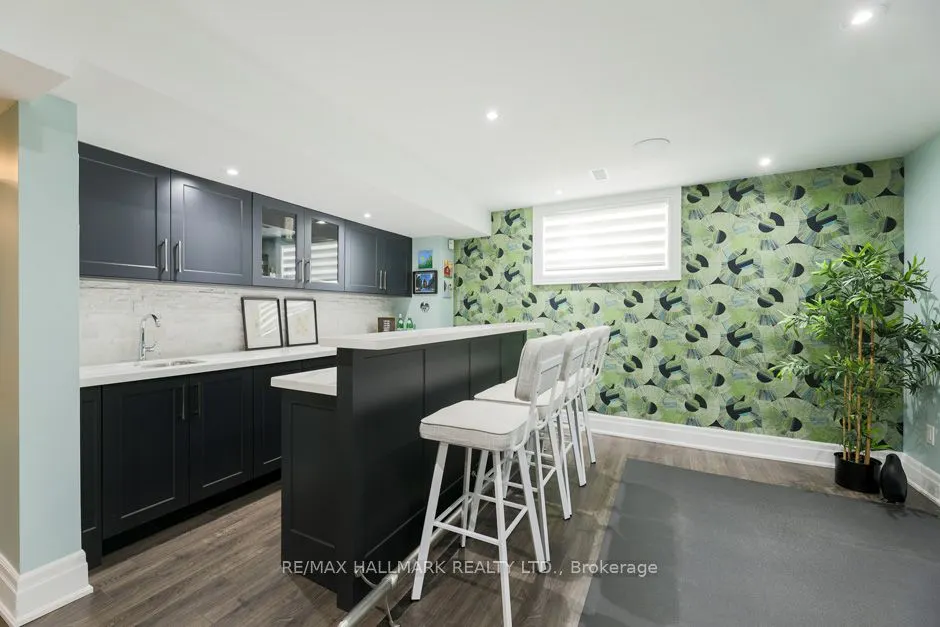 44 Scarboro Crescent