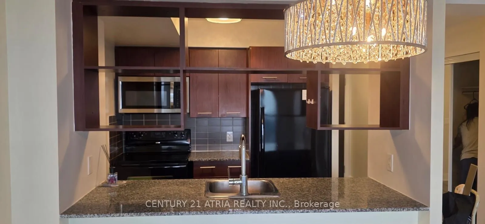 125 Village Green Square SE, #2807