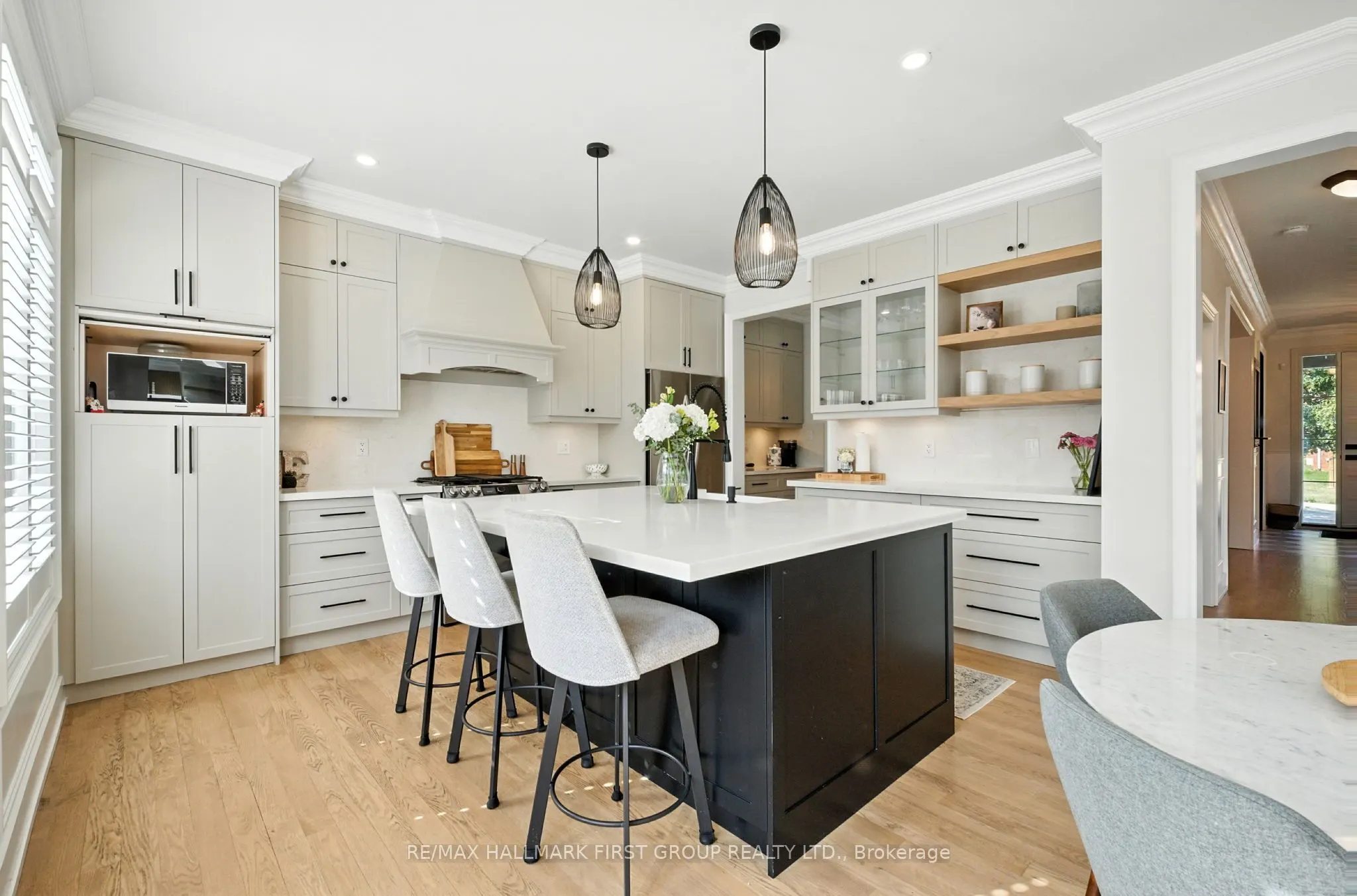 2318 Canterbury Crescent
