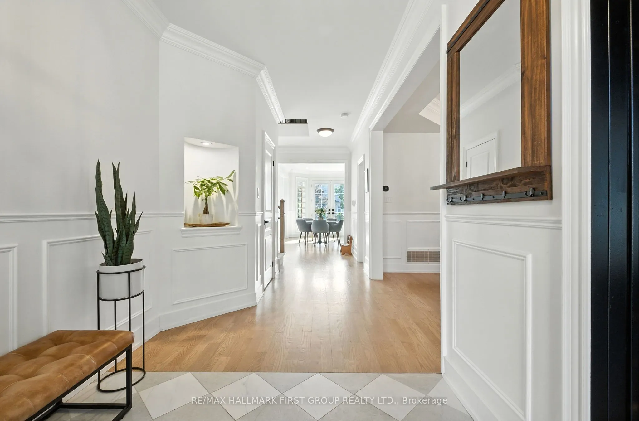 2318 Canterbury Crescent