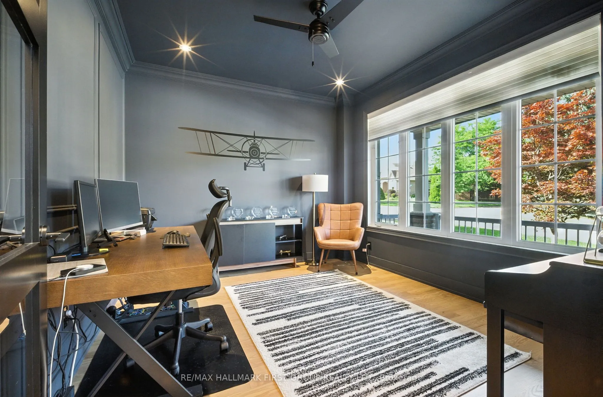 2318 Canterbury Crescent