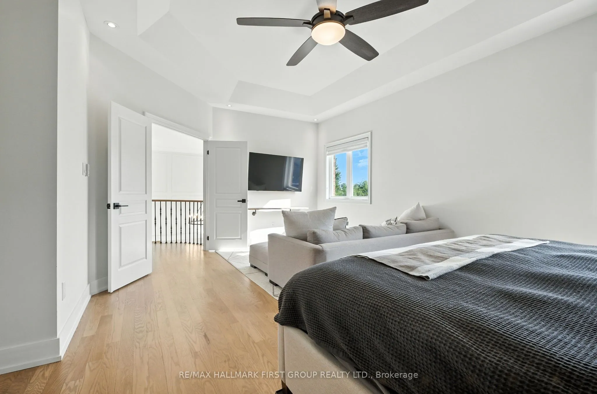 2318 Canterbury Crescent