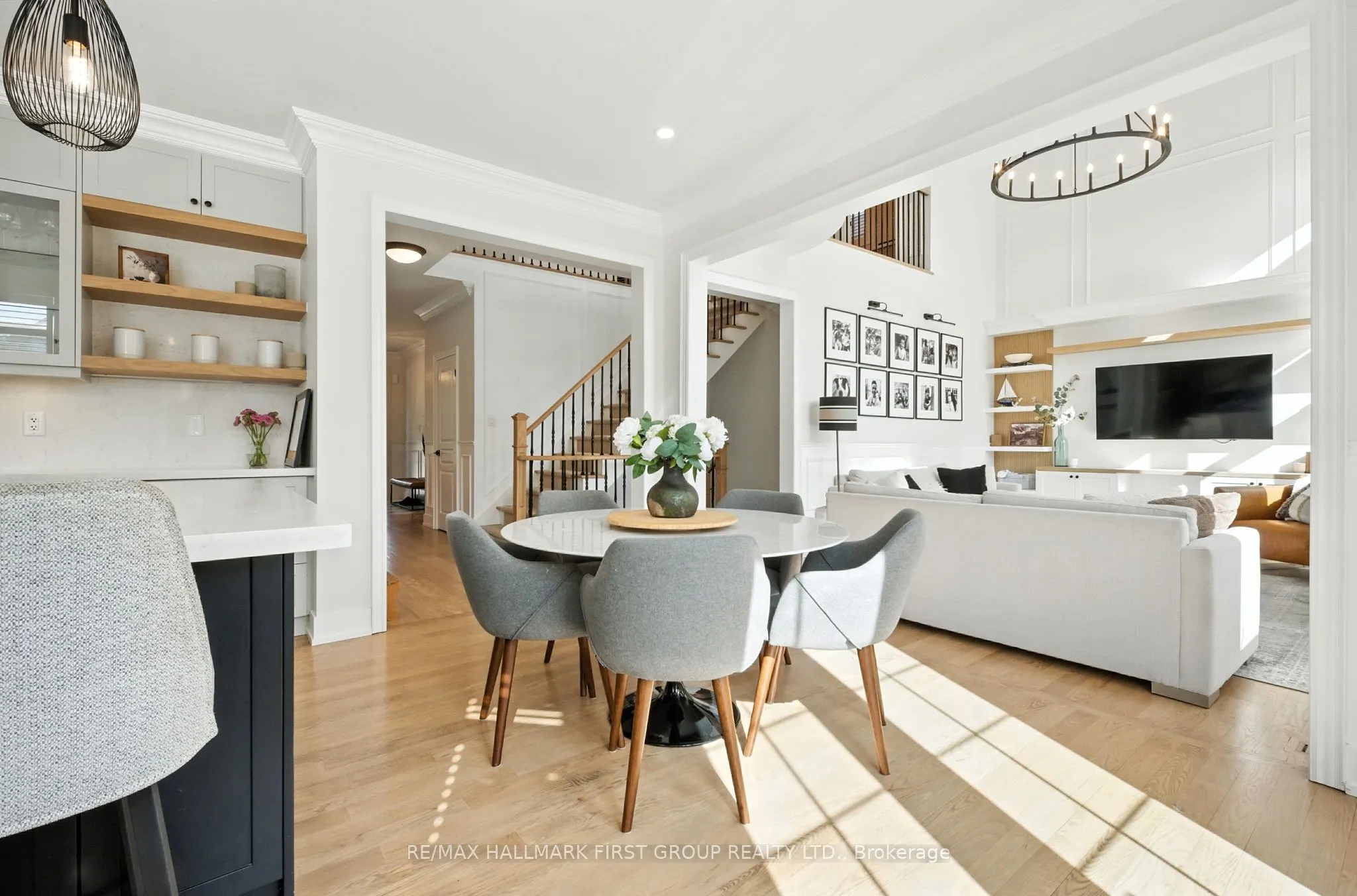 2318 Canterbury Crescent