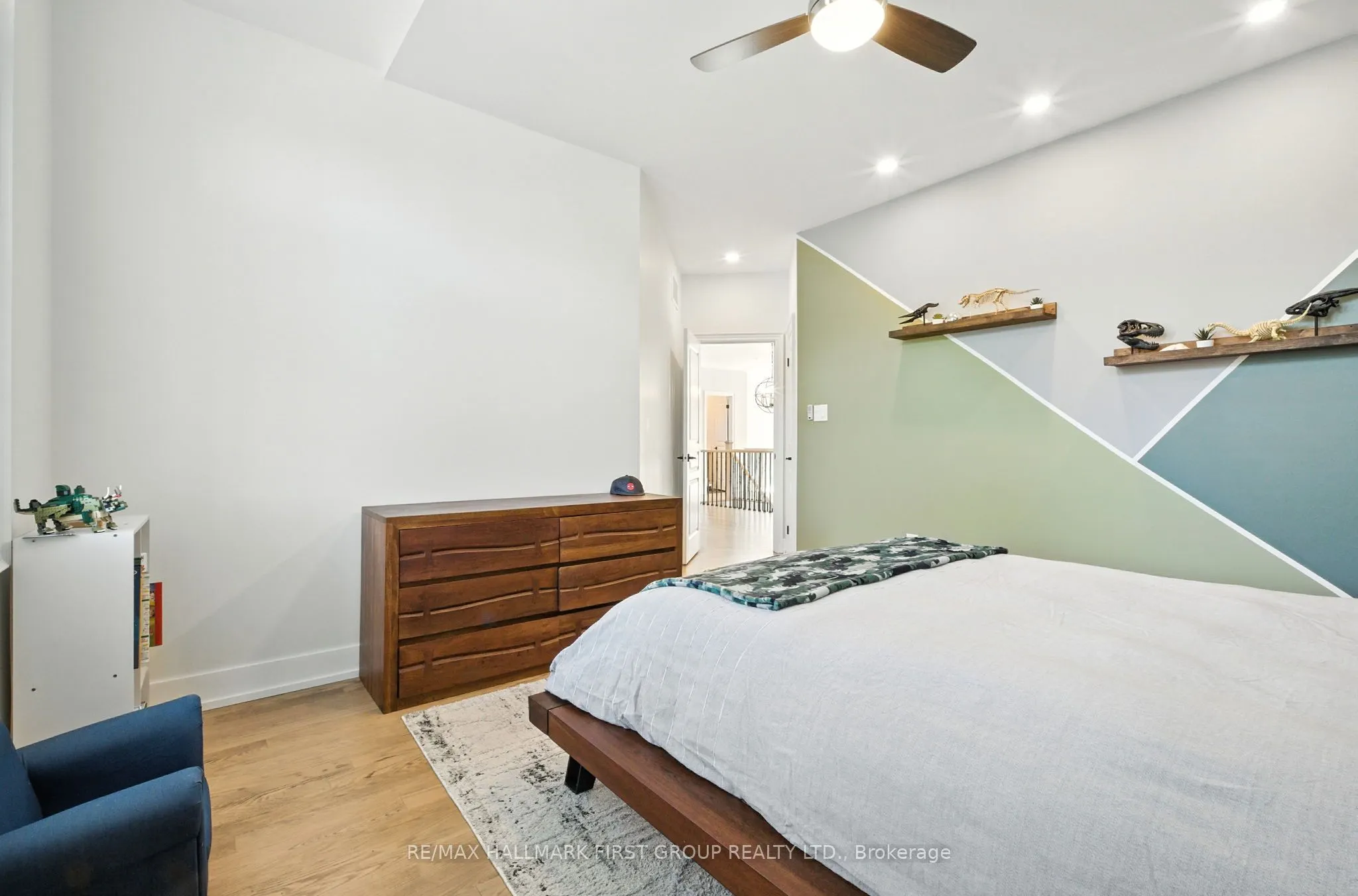 2318 Canterbury Crescent